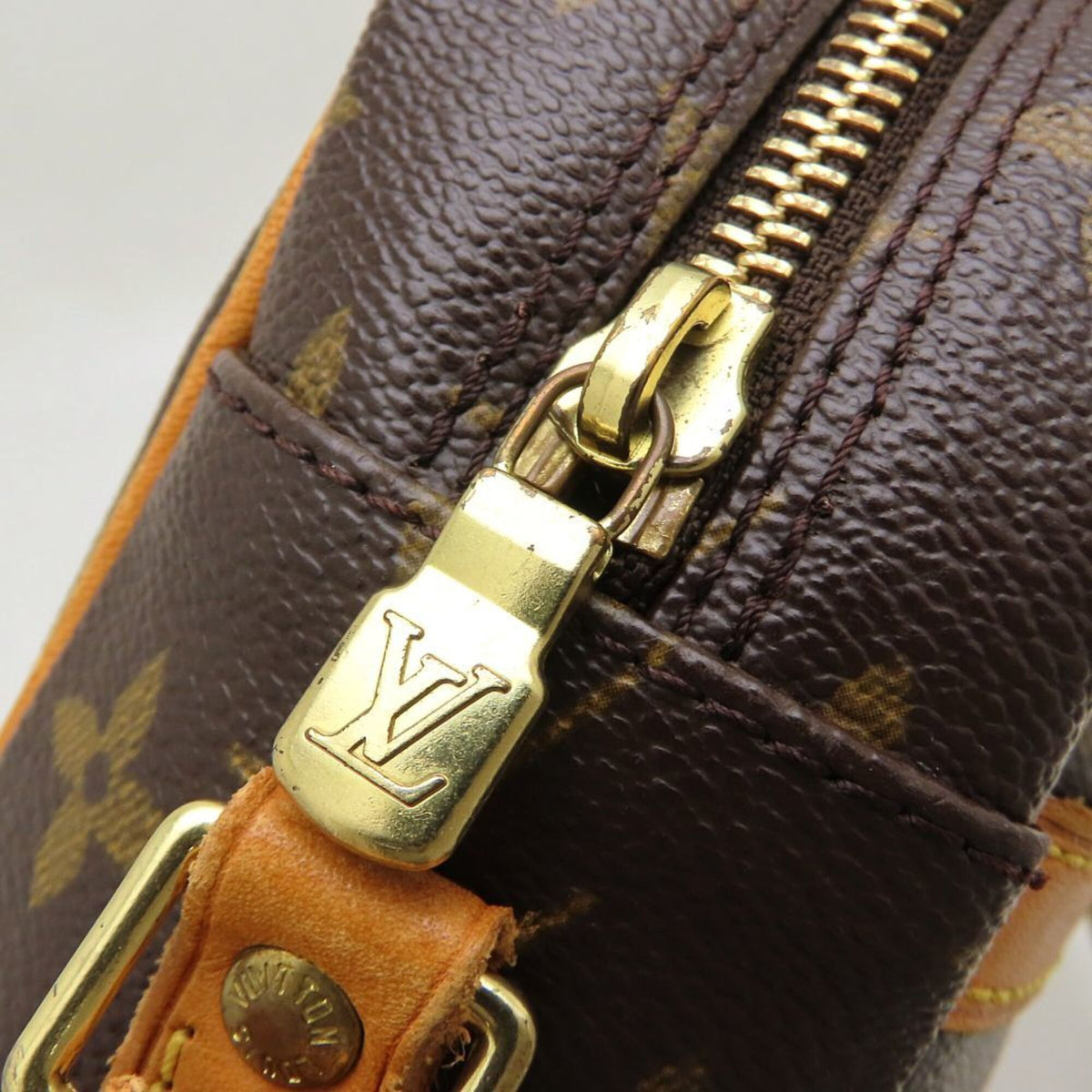 Louis Vuitton Brown Monogram Monogram Shoulder Bag (Pre-Owned)