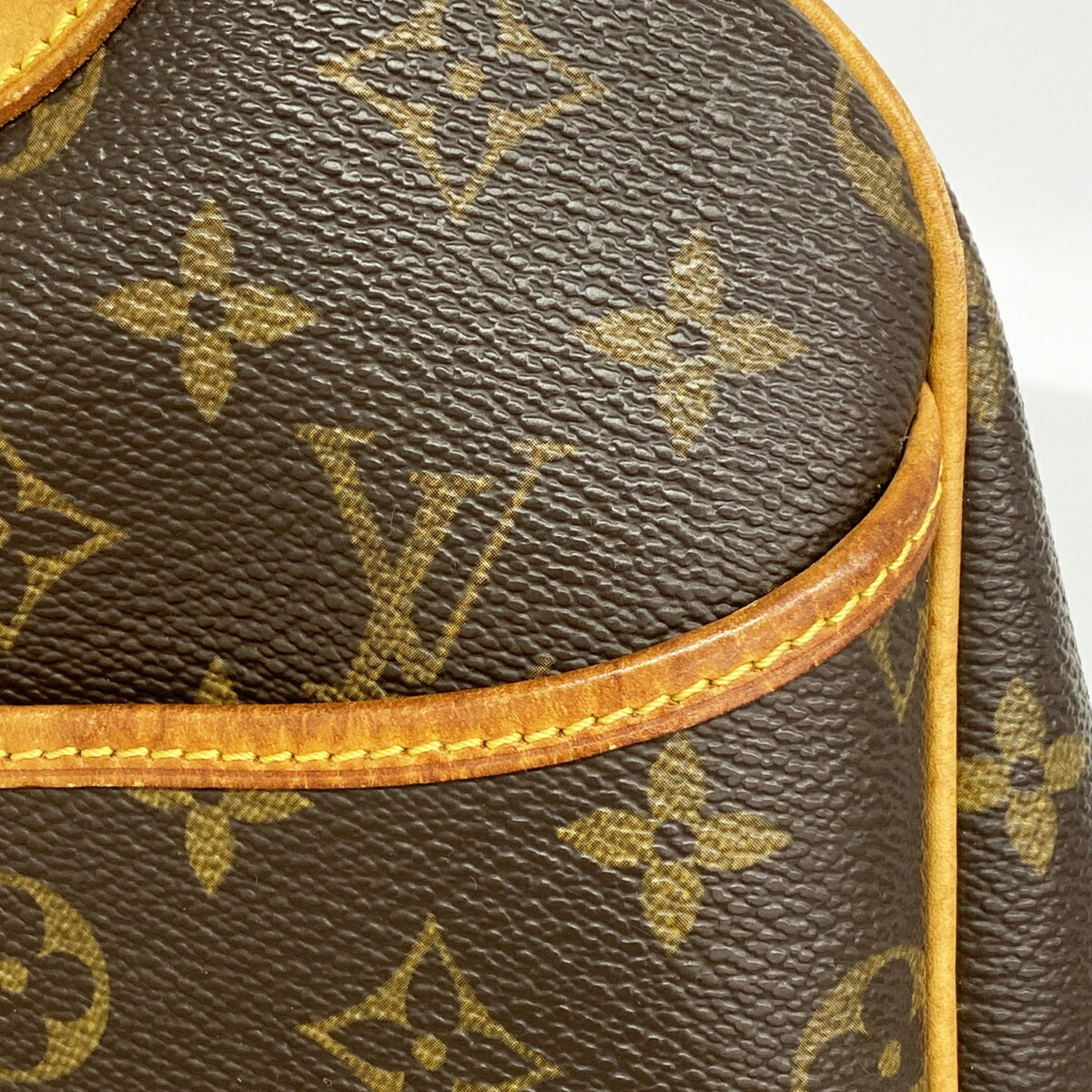 Louis Vuitton Brown Handbag (Pre-Owned)