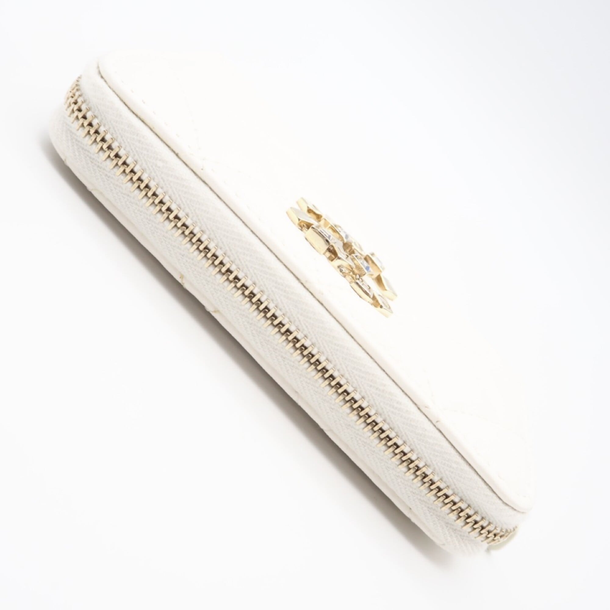 Chanel Matelasse White Leather Coin Purse/Coin Case (Pre-Owned)