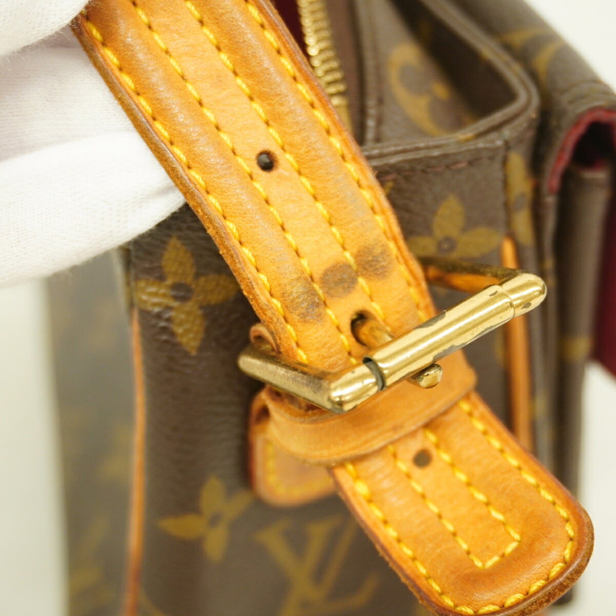 Louis Vuitton Brown Shoulder Bag (Pre-Owned)