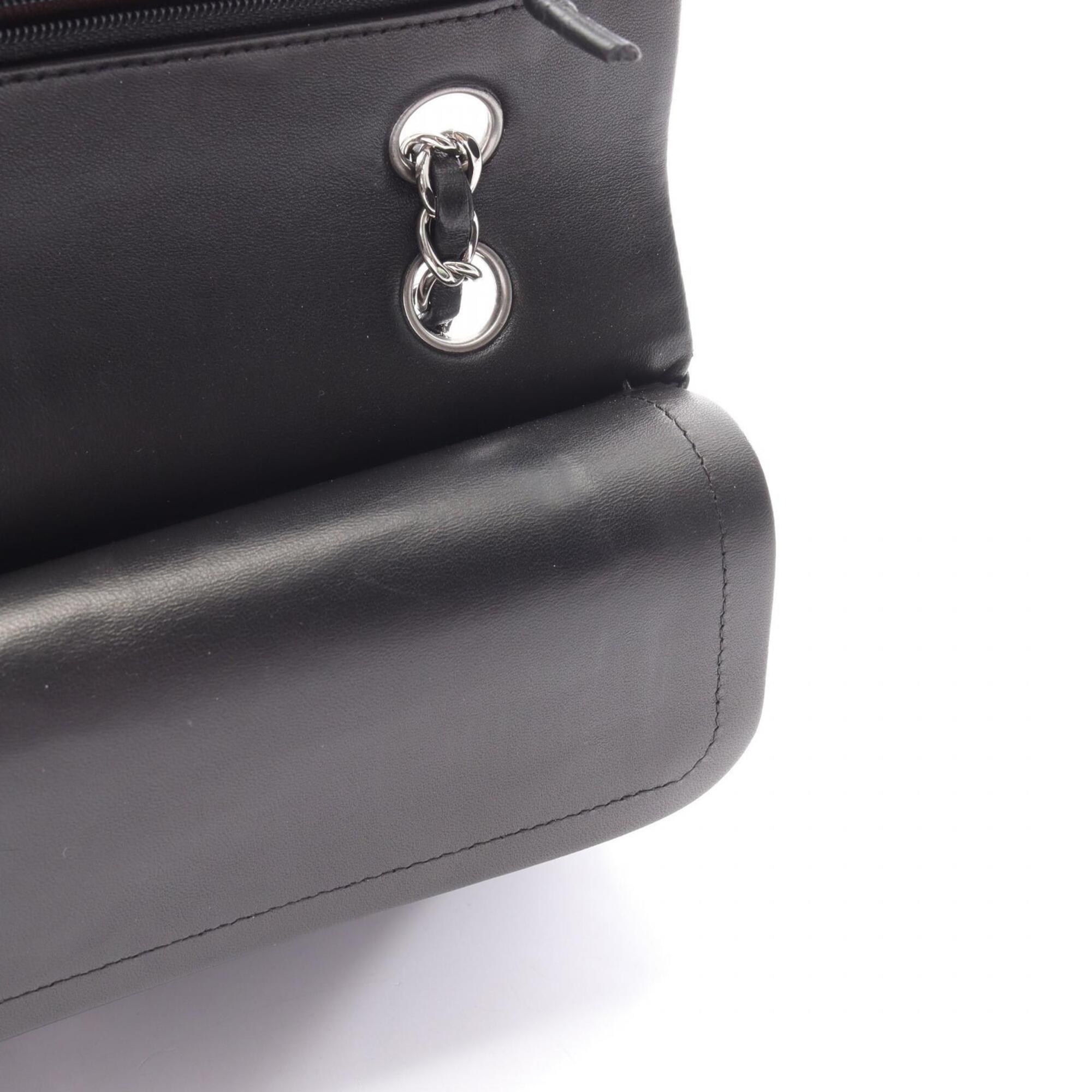 Chanel Black Leather Handbag Shoulder Bag (Pre-Owned)