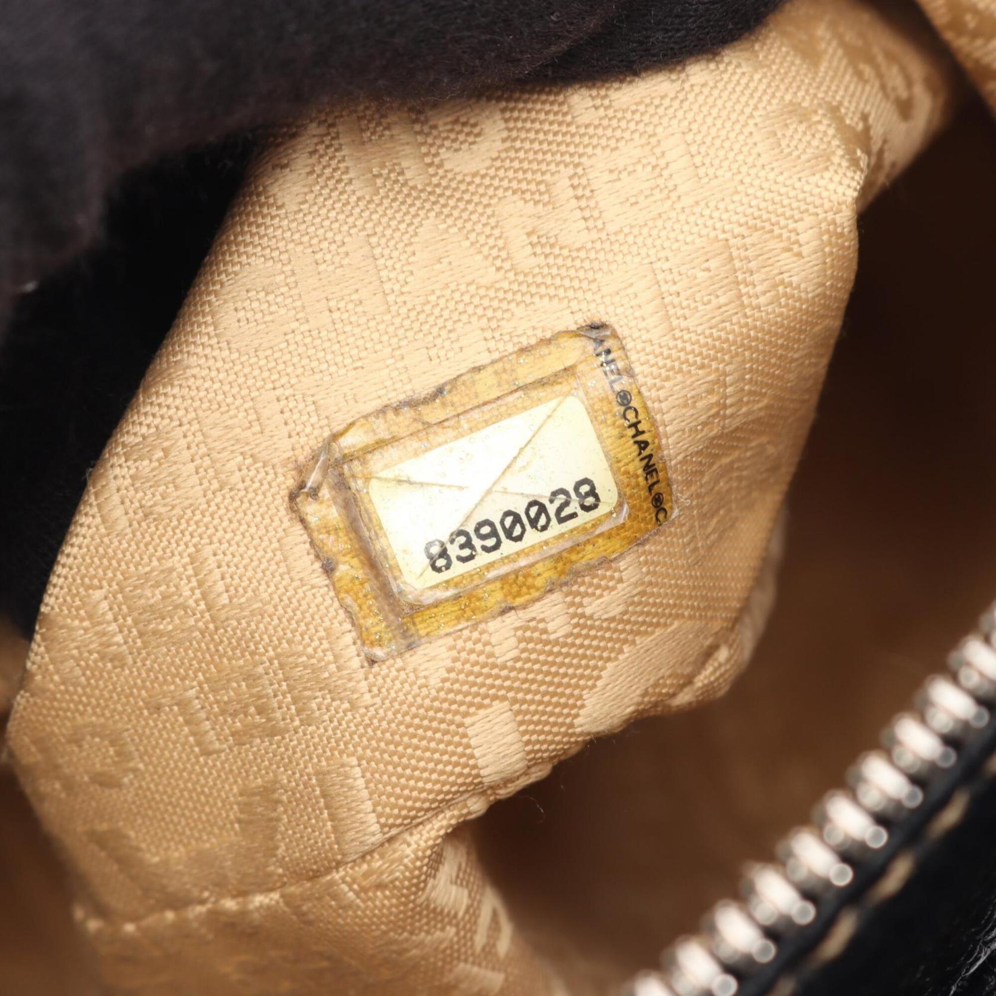 Chanel Black Leather Handbag Shoulder Bag (Pre-Owned)