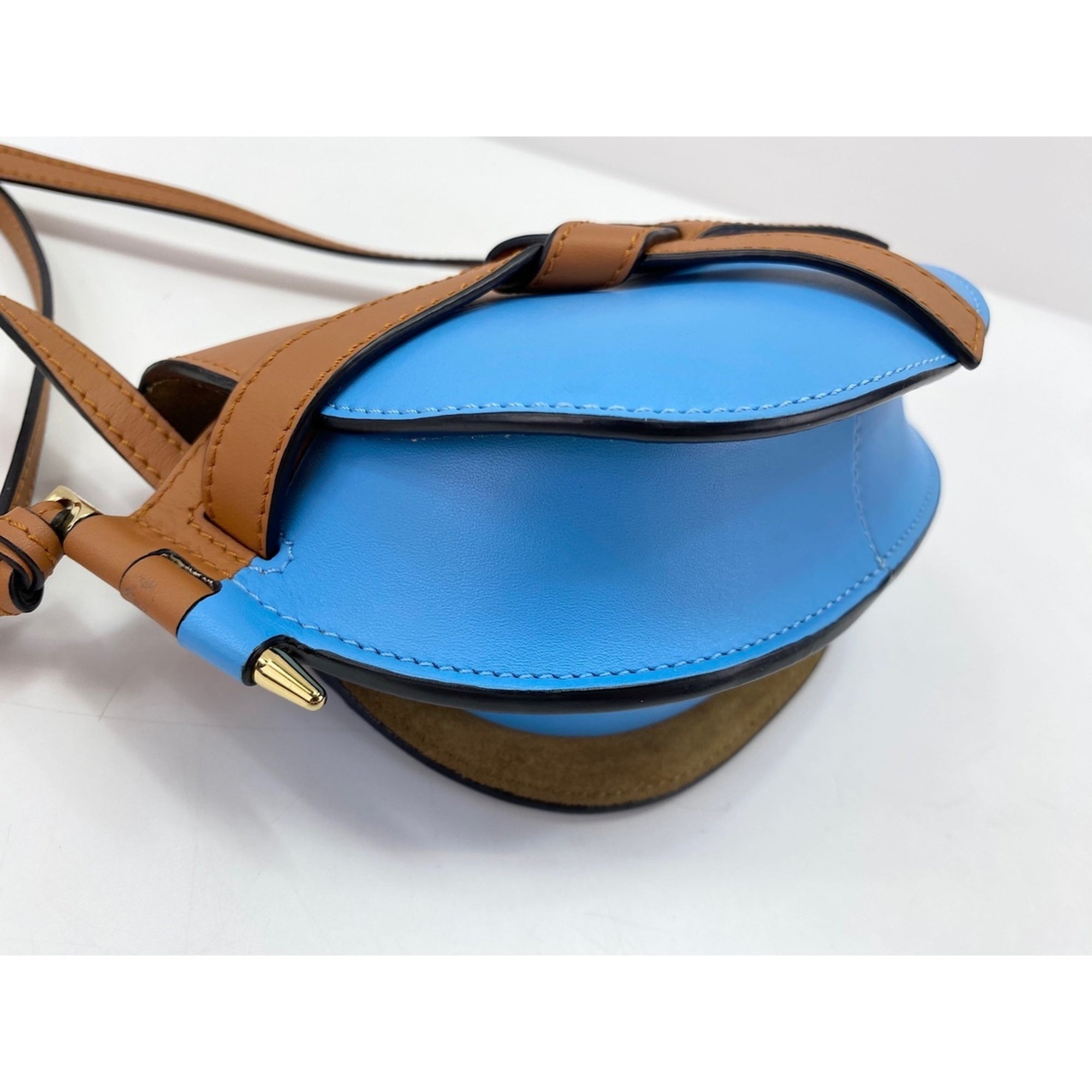 Loewe Brown Leather Shoulder Bag (Pre-Owned)