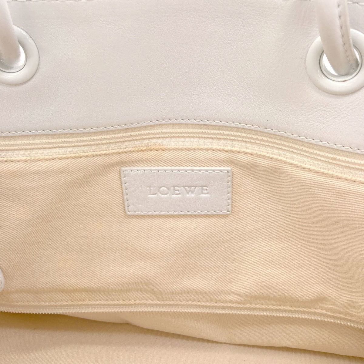 Loewe White Leather Tote Bag (Pre-Owned)