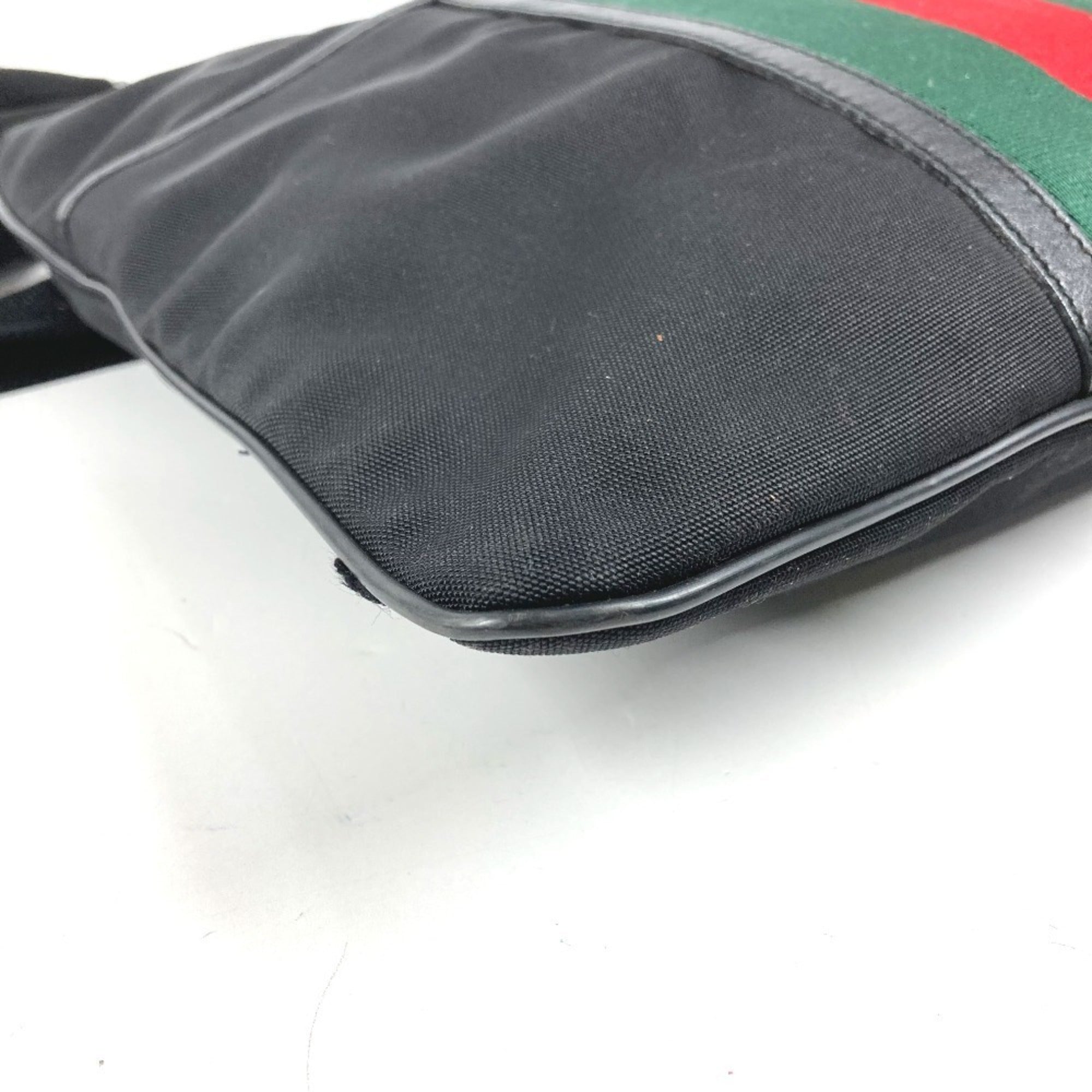 Gucci Black Nylon Shoulder Bag (Pre-Owned)