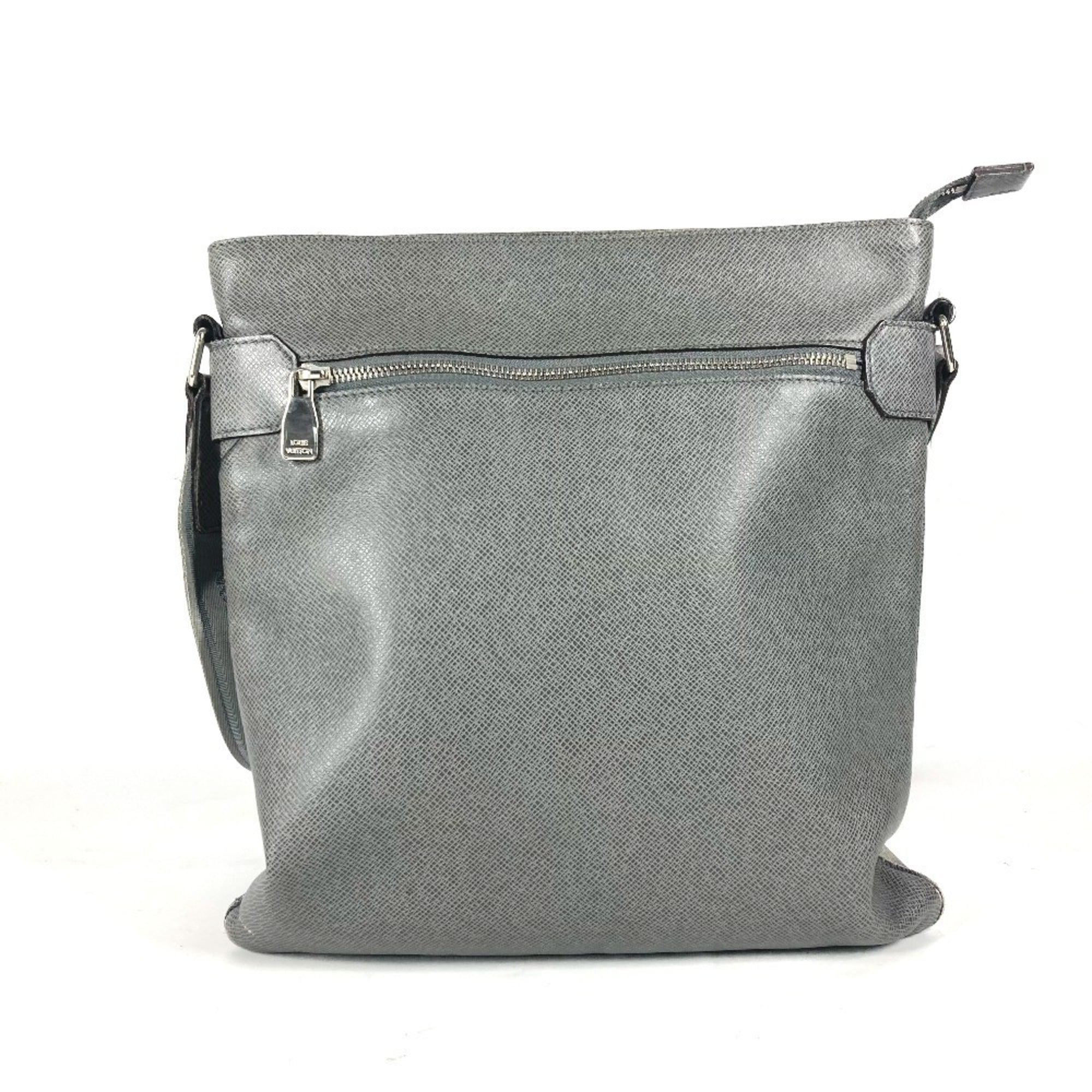 Louis Vuitton Gray Taiga Leather Pochette Shoulder Bag (Pre-Owned)
