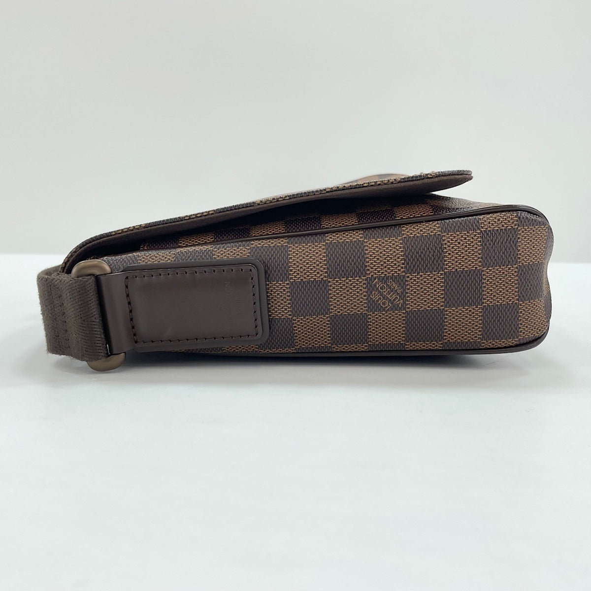 Louis Vuitton Brown Shoulder Bag (Pre-Owned)