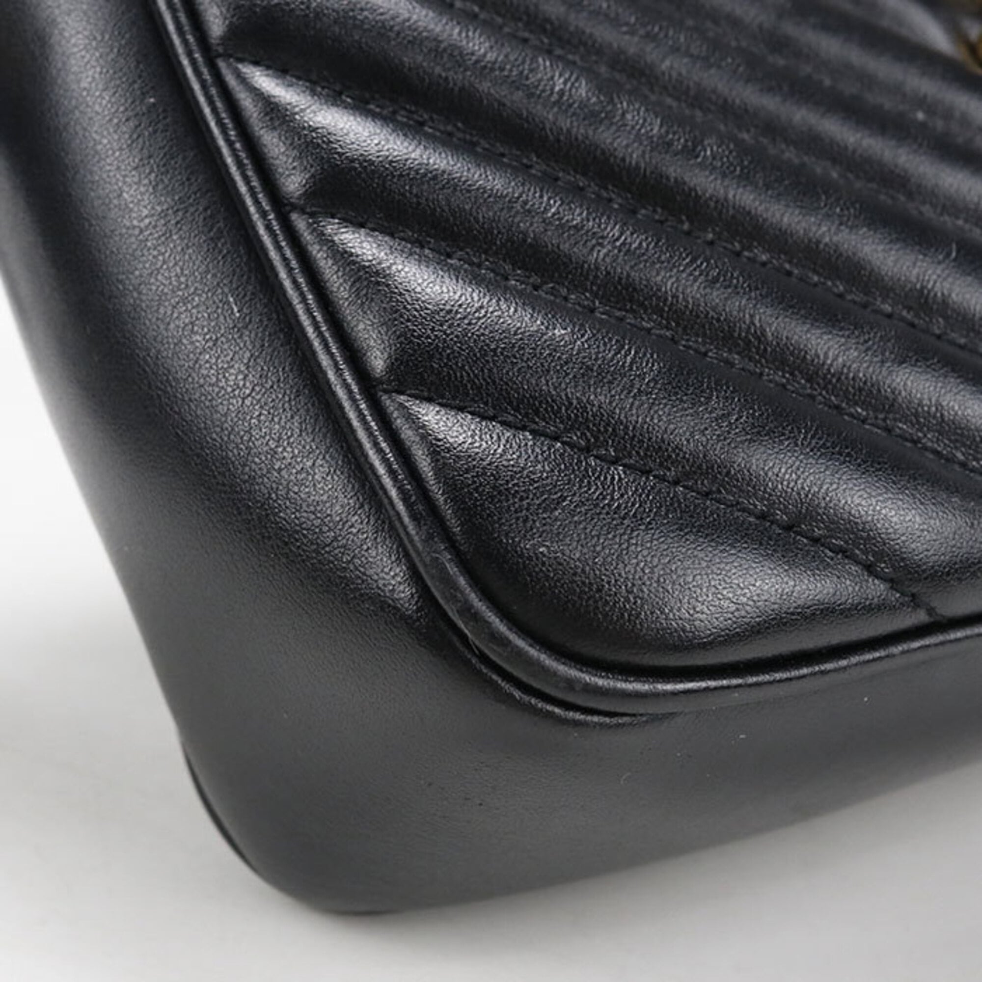 Saint Laurent Black Leather Shoulder Bag (Pre-Owned)