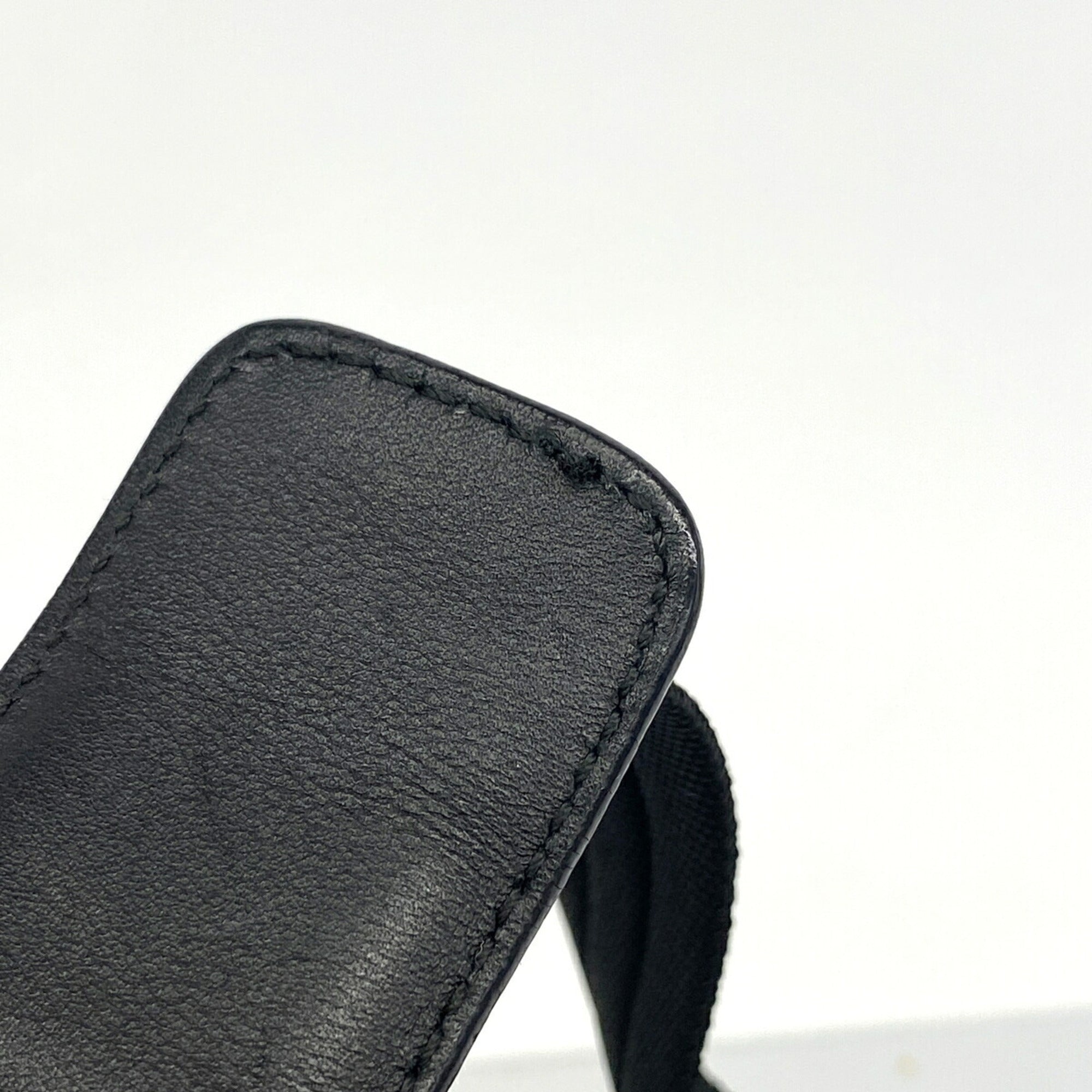 Salvatore Ferragamo Black Canvas Shoulder Bag (Pre-Owned)