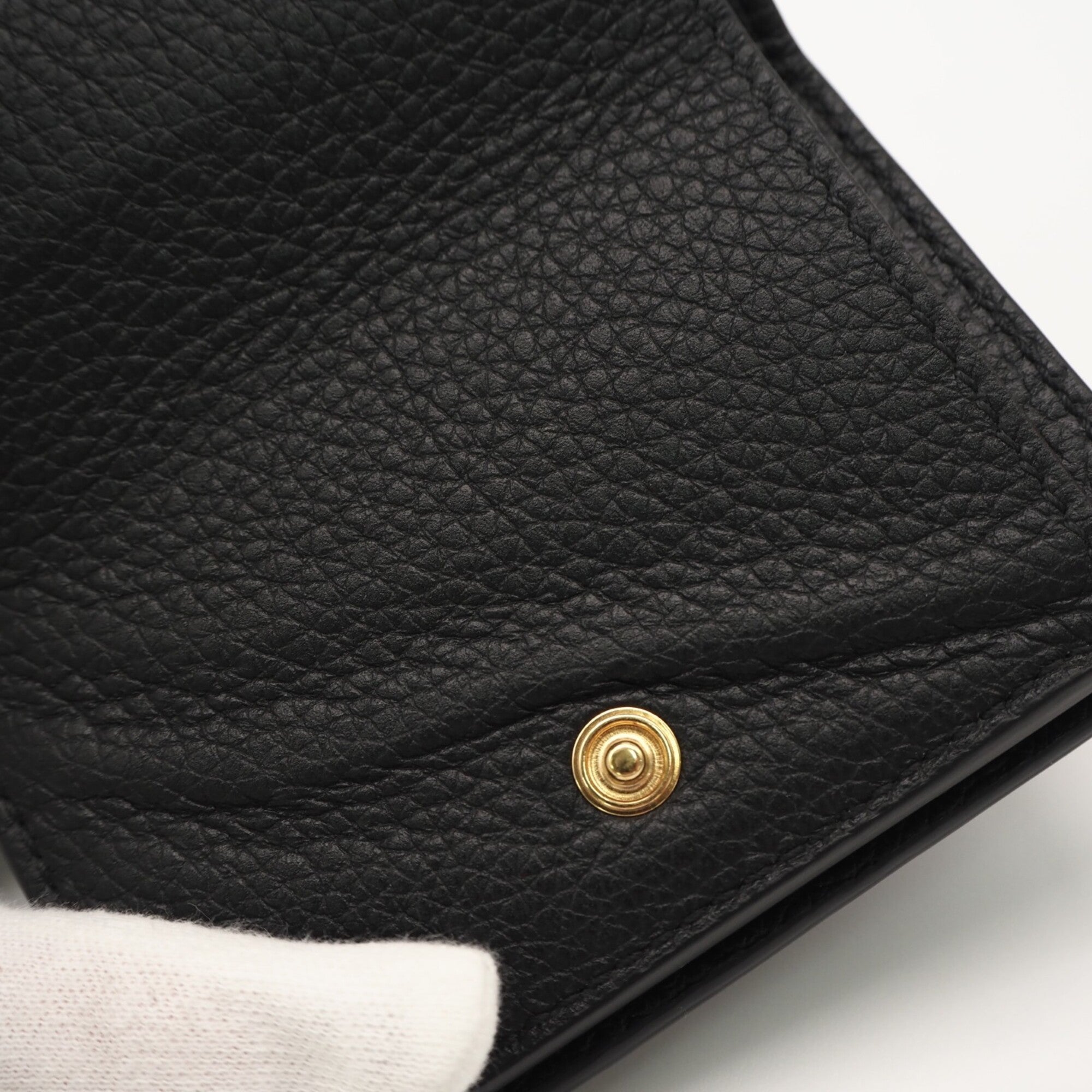Gucci Black Leather Wallet (Tri-Fold) (Pre-Owned)