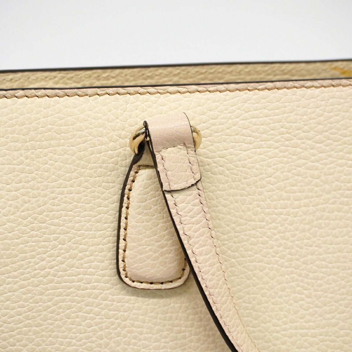 Gucci Ivory Leather Handbag (Pre-Owned)