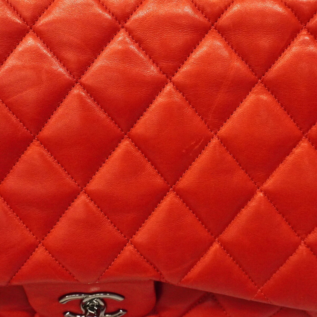 Chanel Red Color Leather Shoulder Bag (Pre-Owned)