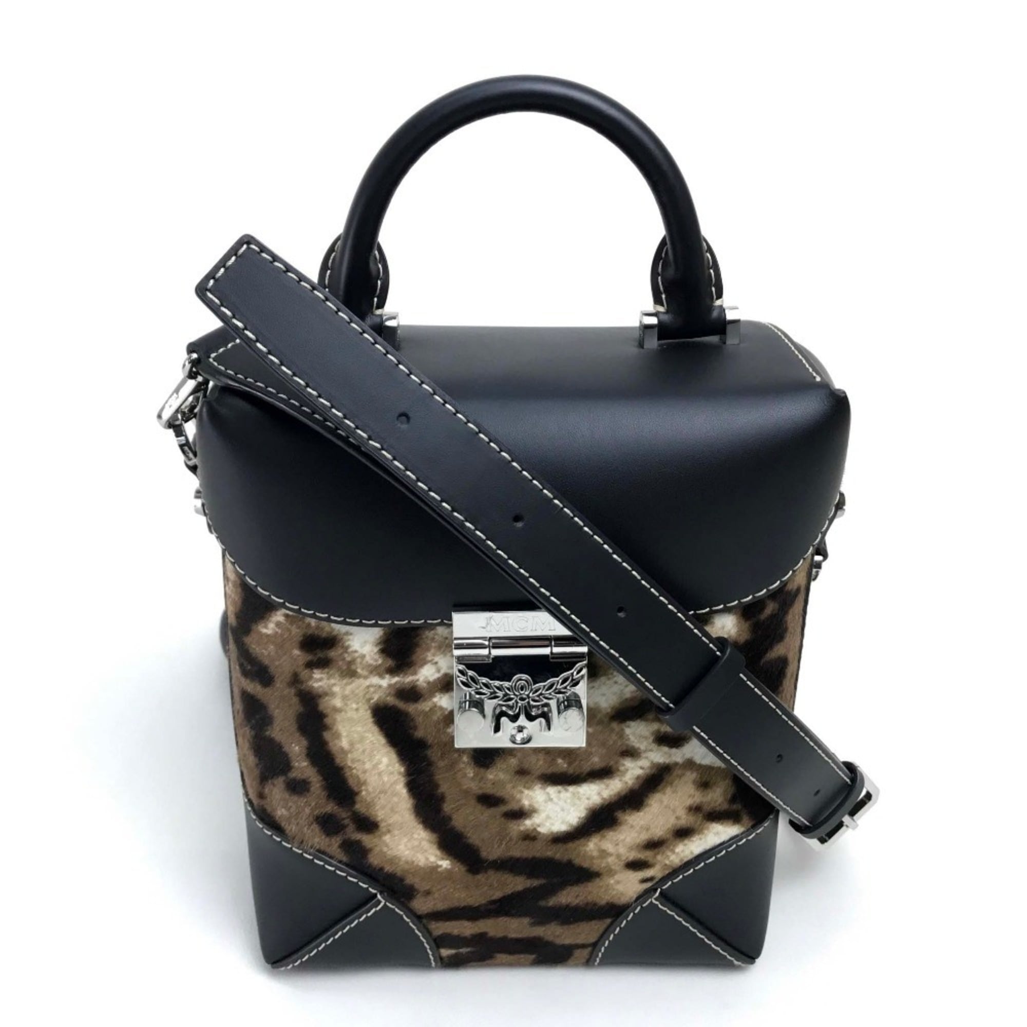 Mcm Beige Black Leather Leather Shoulder Bag (Pre-Owned)