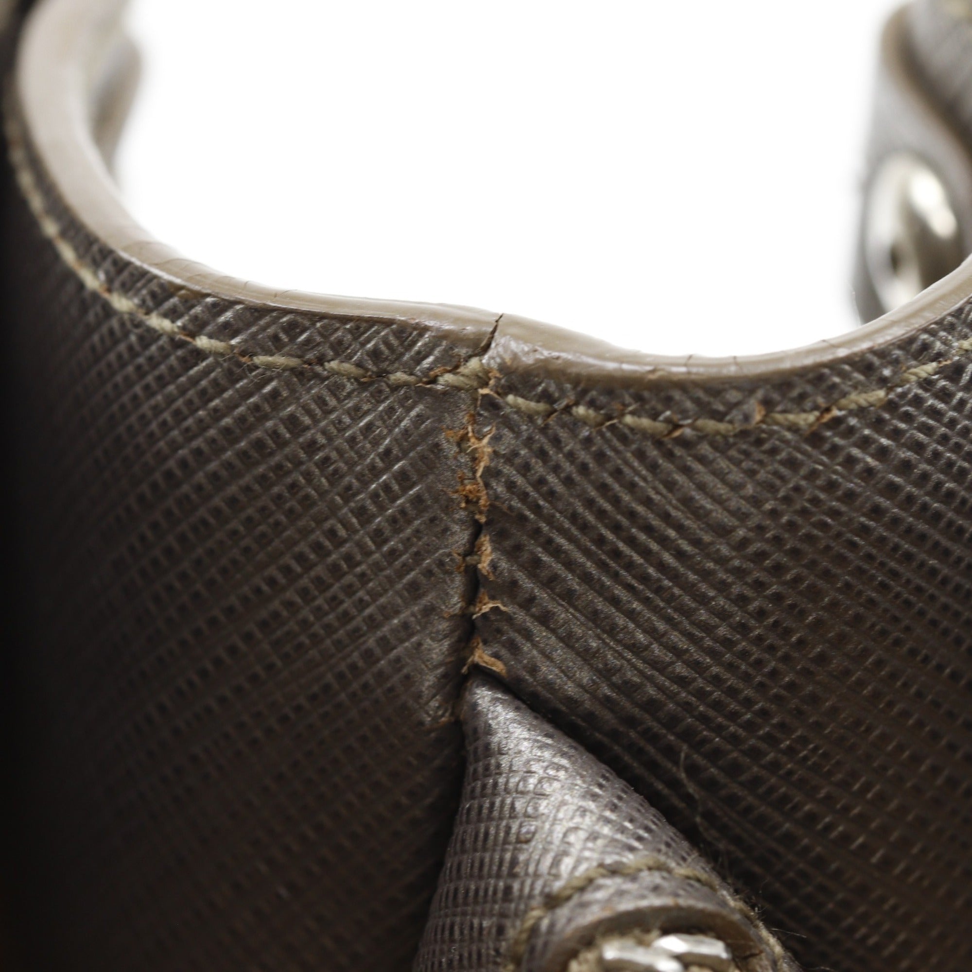 Salvatore Ferragamo Gray Leather Tote Bag (Pre-Owned)