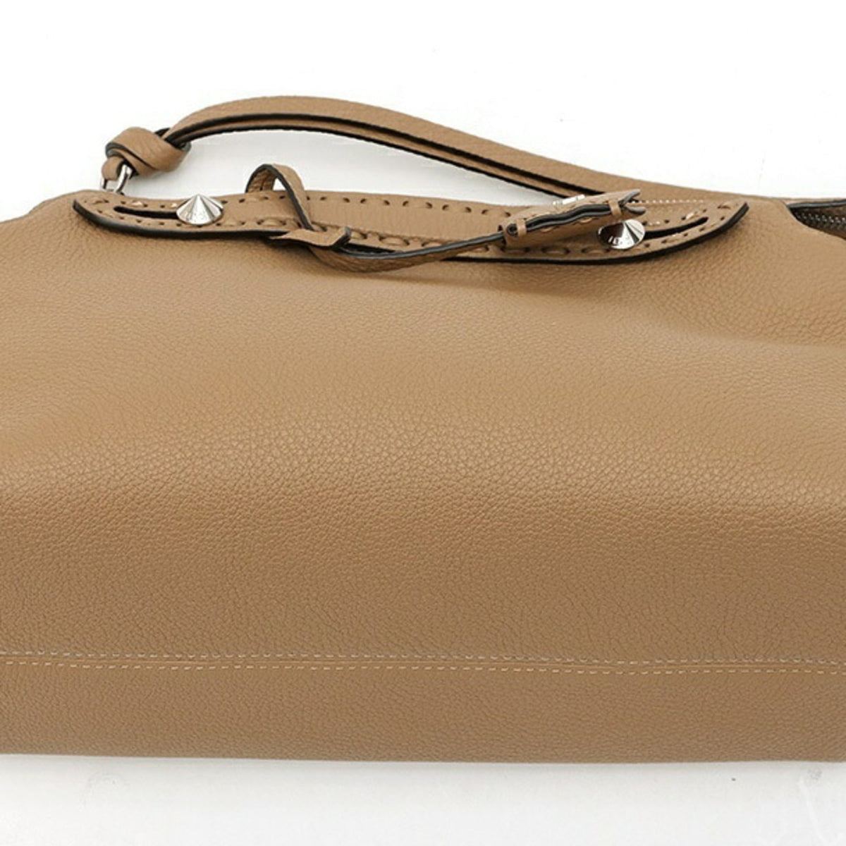 Fendi Beige Leather Shoulder Bag (Pre-Owned)