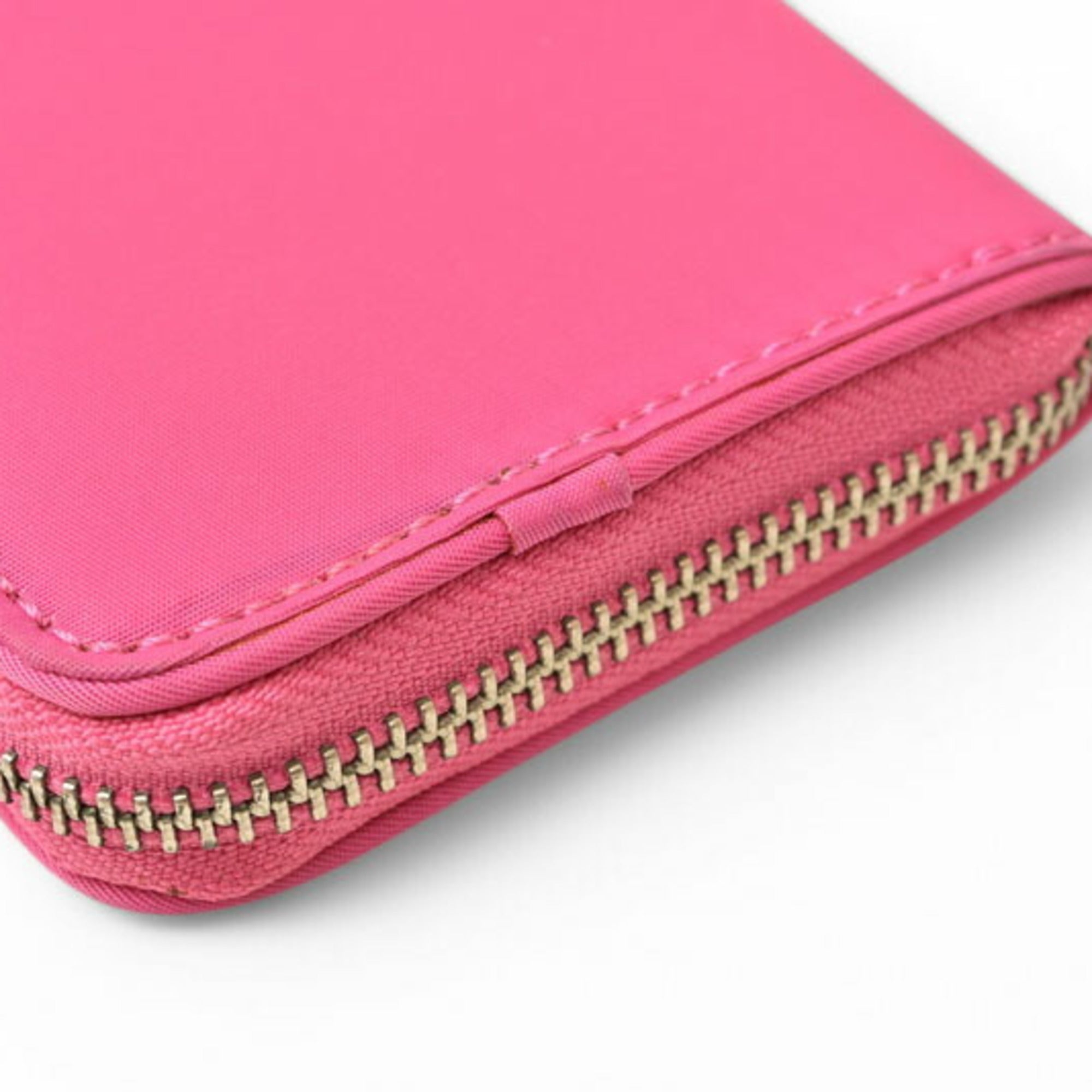 Marc By Marc Jacobs Pink Nylon Long Wallet (Bi-Fold) (Pre-Owned)