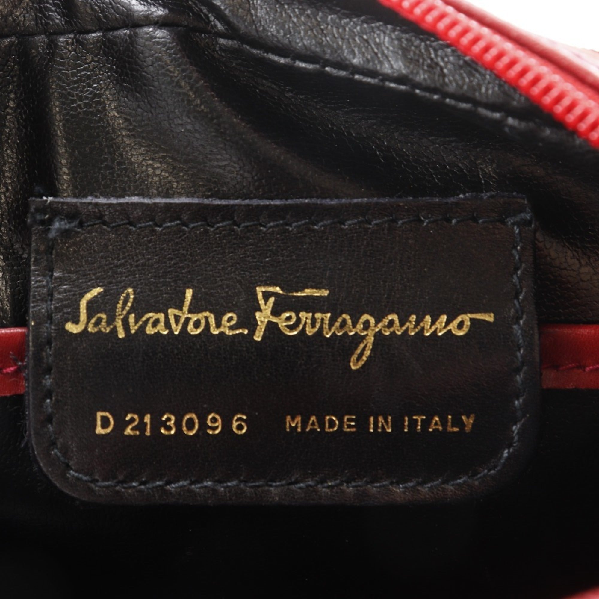 Salvatore Ferragamo Vara Red Color Leather Shoulder Bag (Pre-Owned)