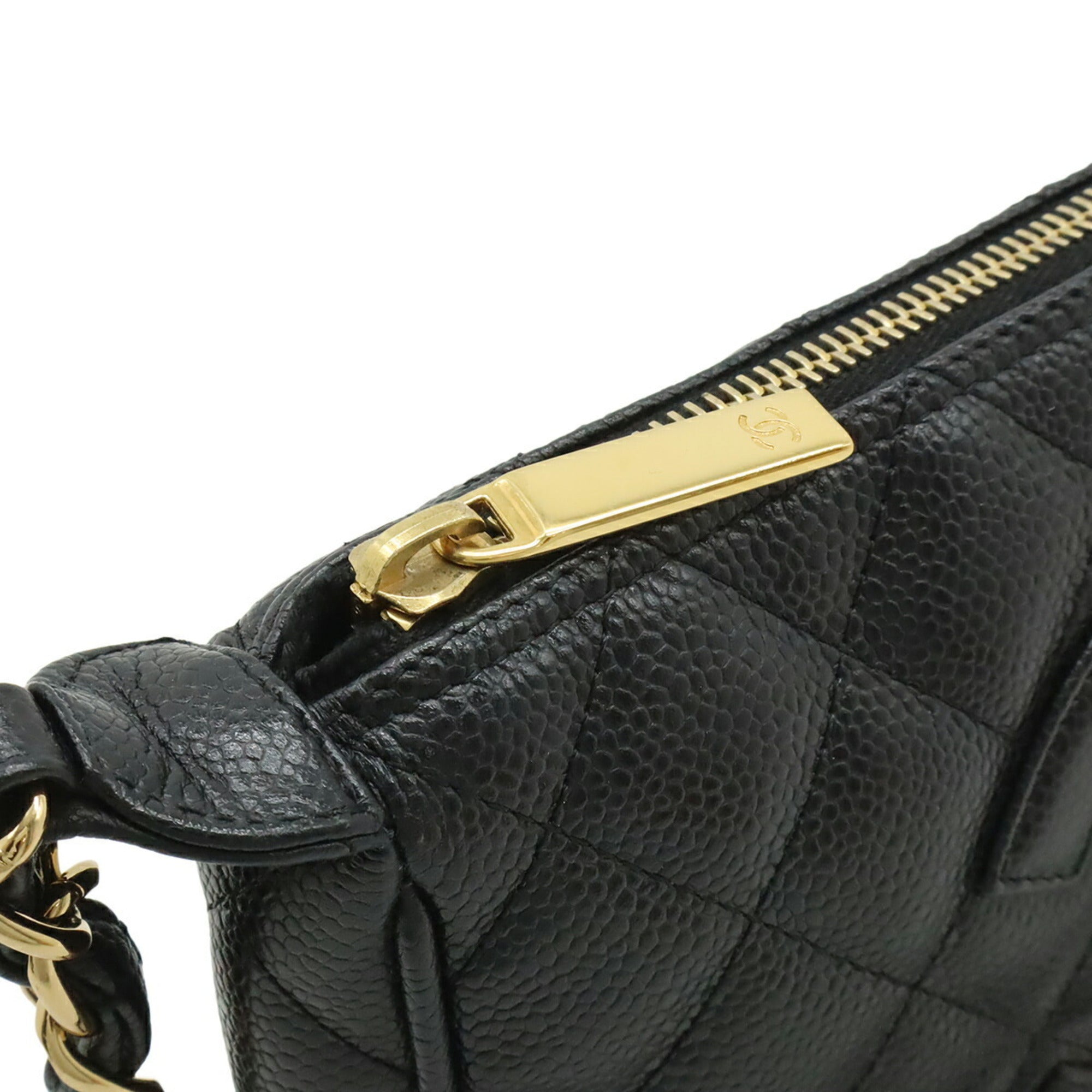 Chanel Matelasse Black Grained Calfskin Shoulder Bag (Pre-Owned)