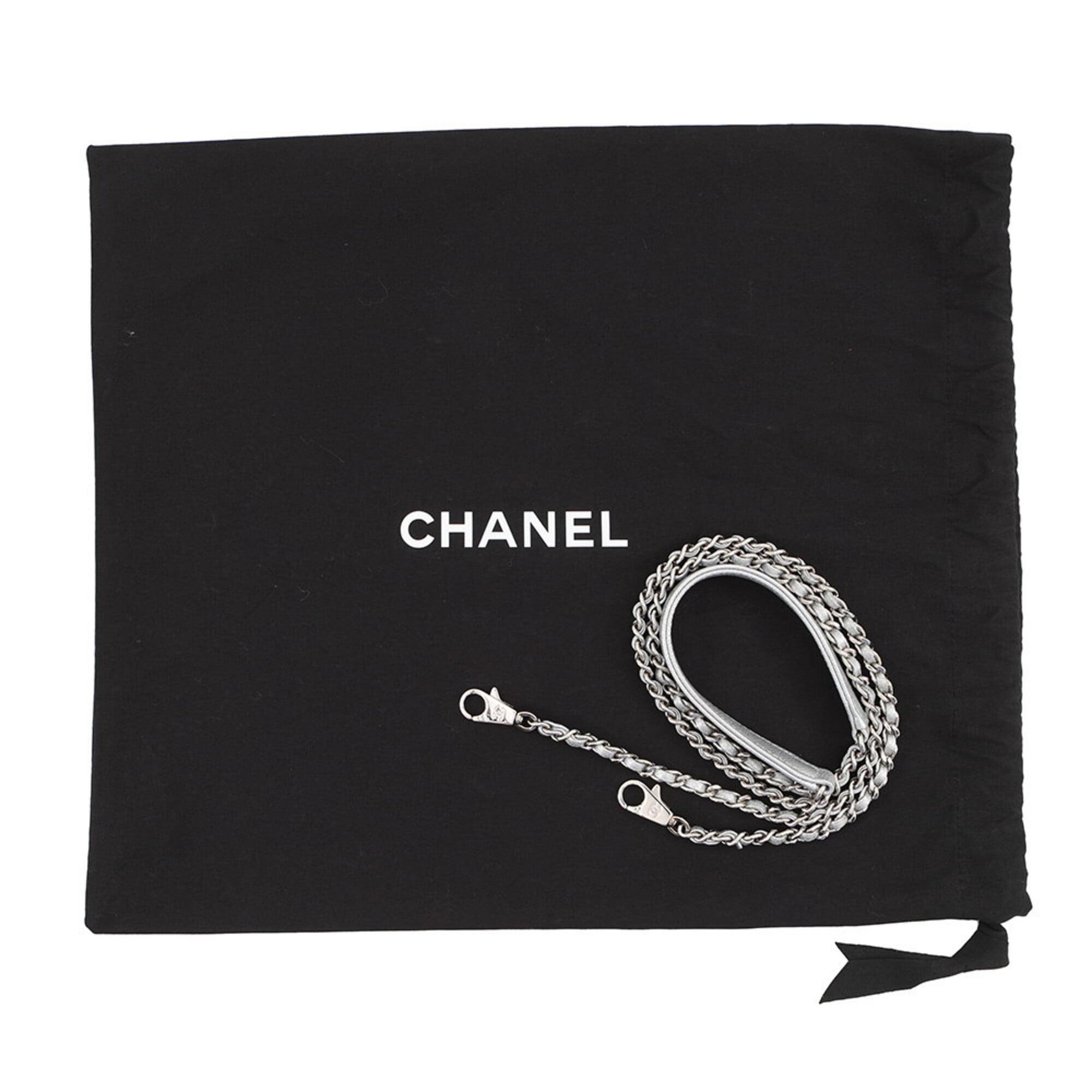 Chanel Matelasse Silver Grained Calfskin Handbag (Pre-Owned)