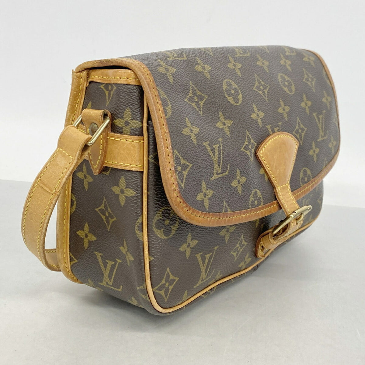 Louis Vuitton Brown Shoulder Bag (Pre-Owned)