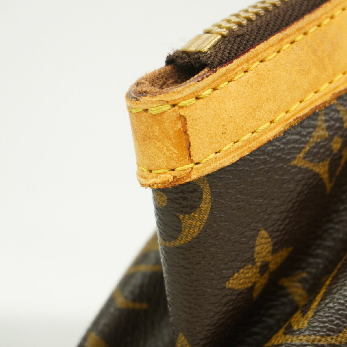 Louis Vuitton Brown Handbag (Pre-Owned)