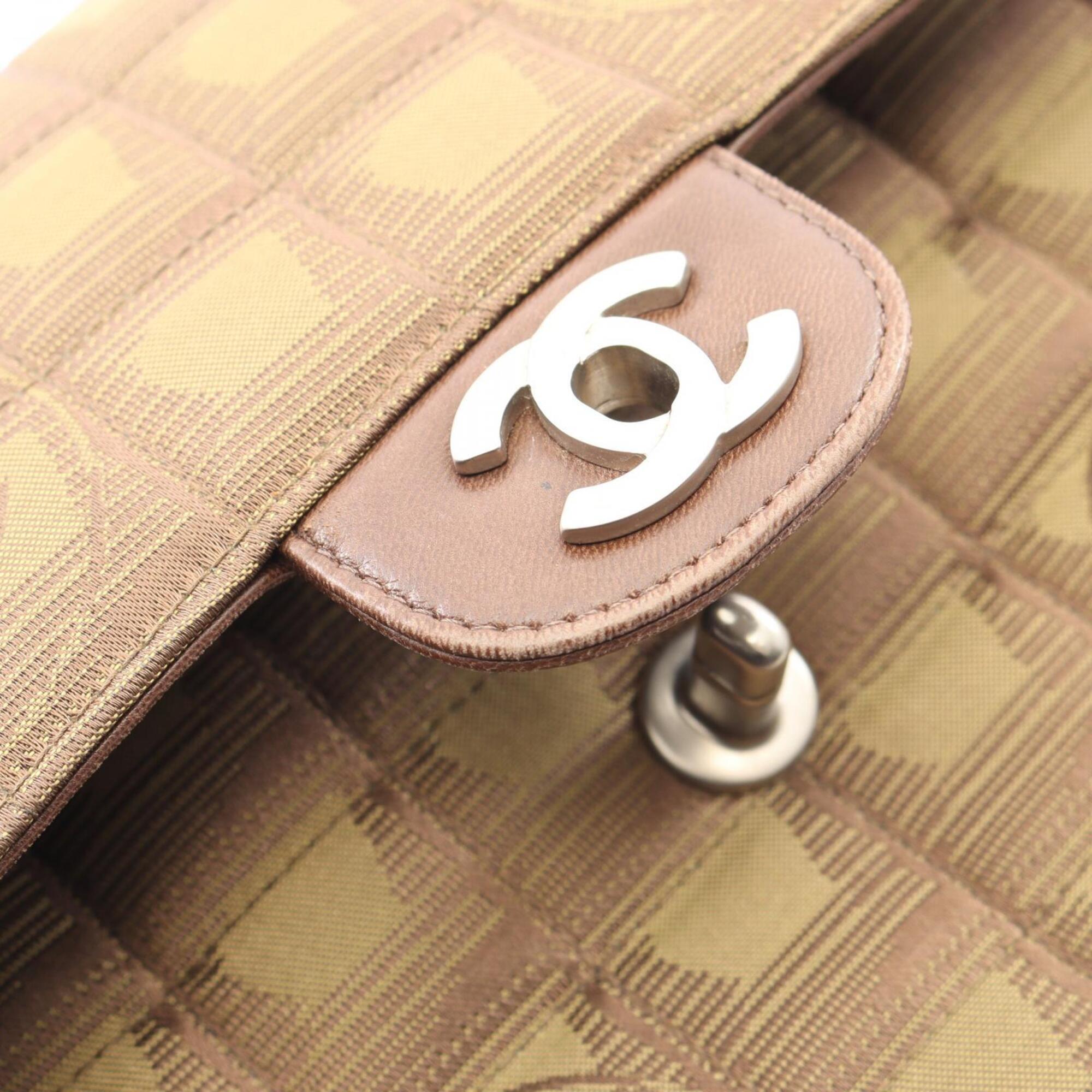 Chanel Brown Leather Handbag Shoulder Bag (Pre-Owned)