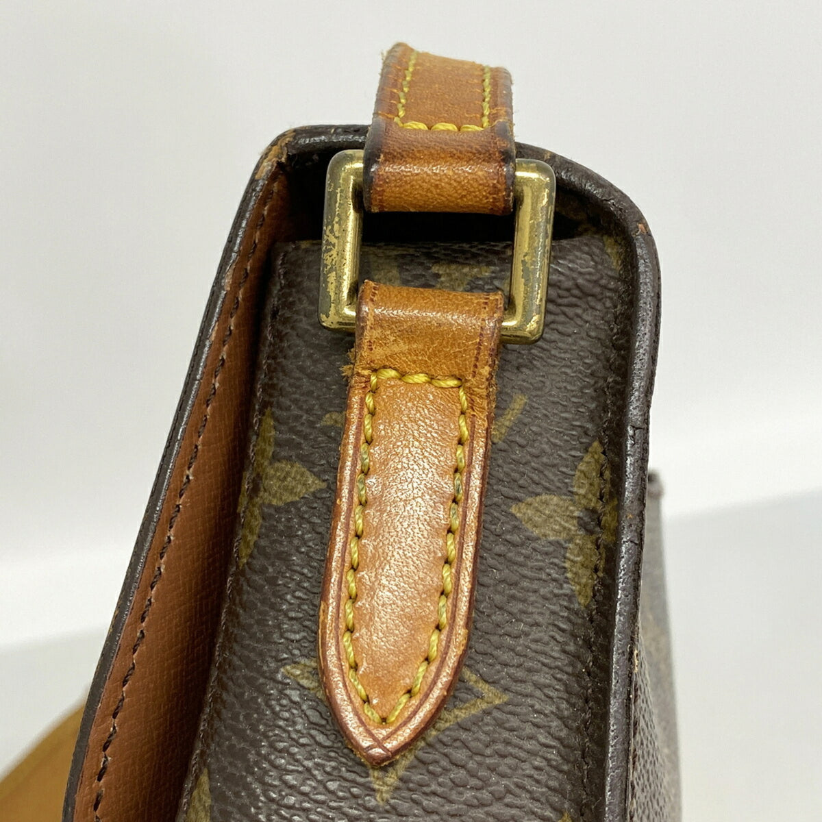 Louis Vuitton Brown Shoulder Bag (Pre-Owned)
