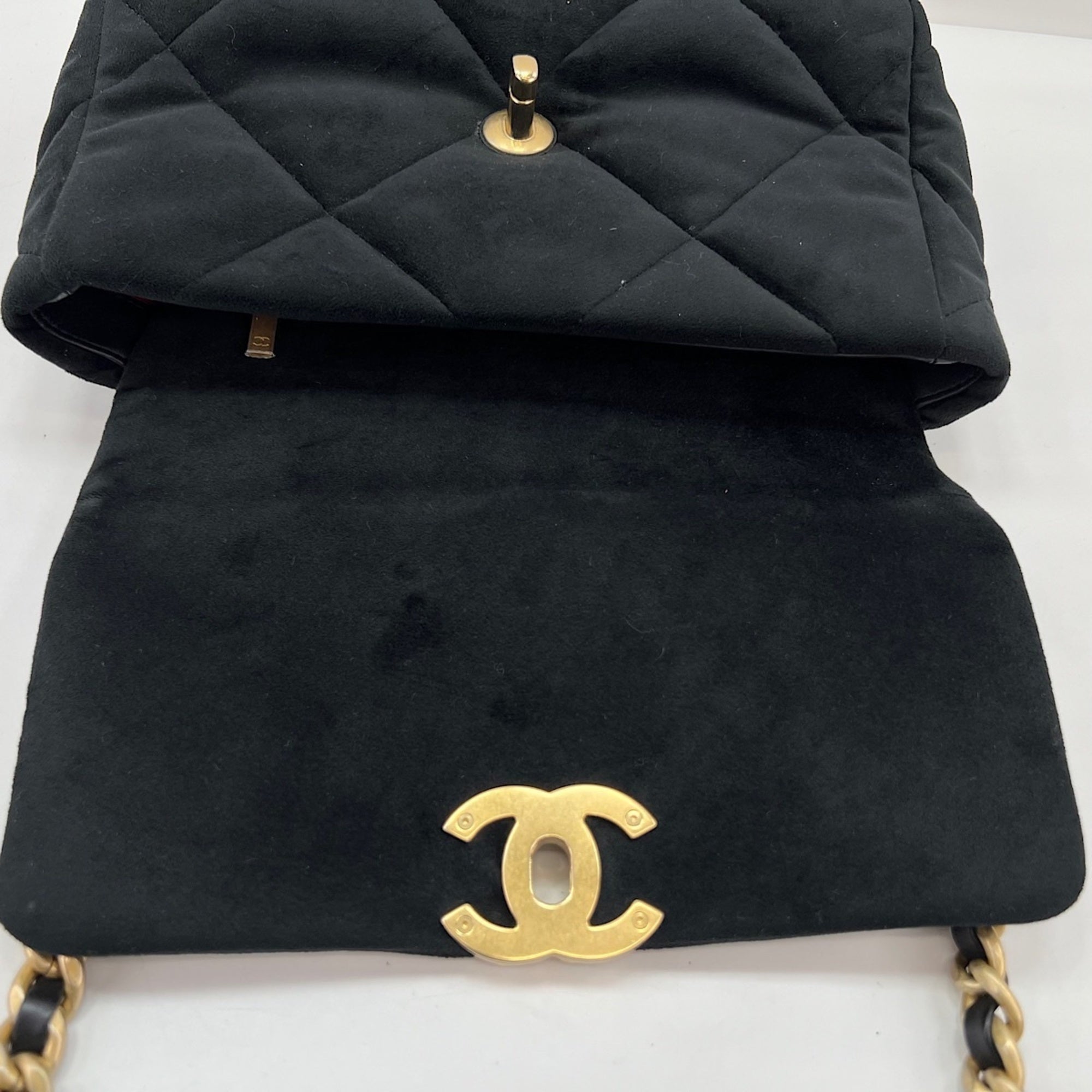 Chanel Matelasse Black Velvet Shoulder Bag (Pre-Owned)