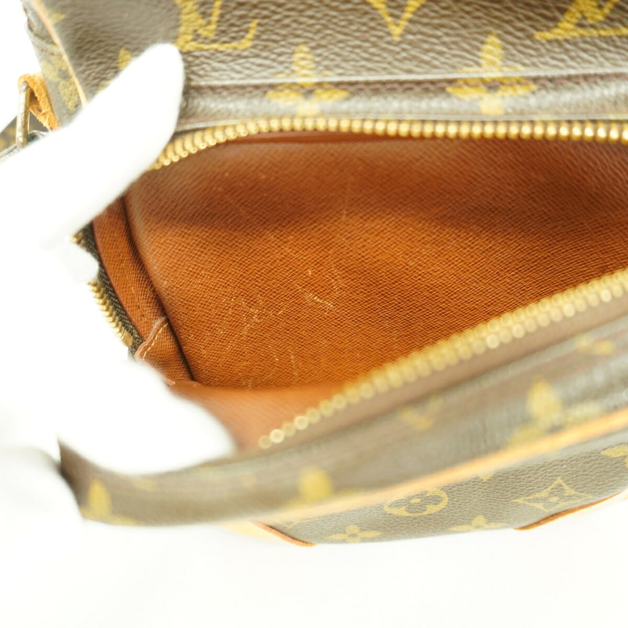 Louis Vuitton Brown Shoulder Bag (Pre-Owned)