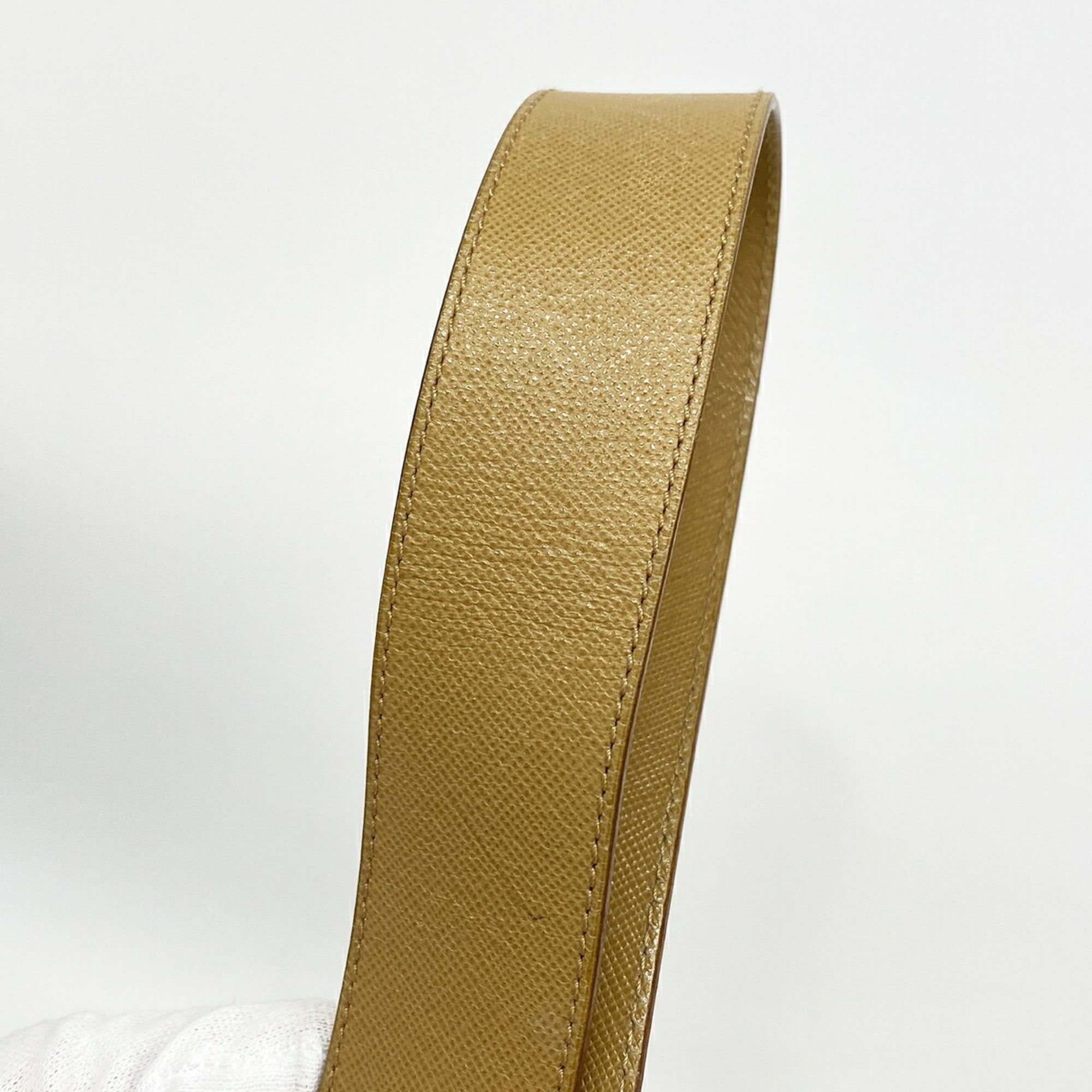 Salvatore Ferragamo Beige Leather Shoulder Bag (Pre-Owned)
