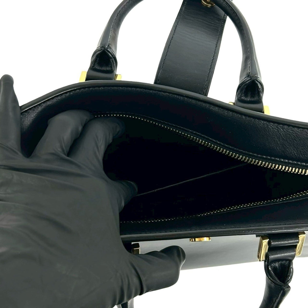 Yves Saint Laurent Black Leather Handbag Shoulder Bag (Pre-Owned)