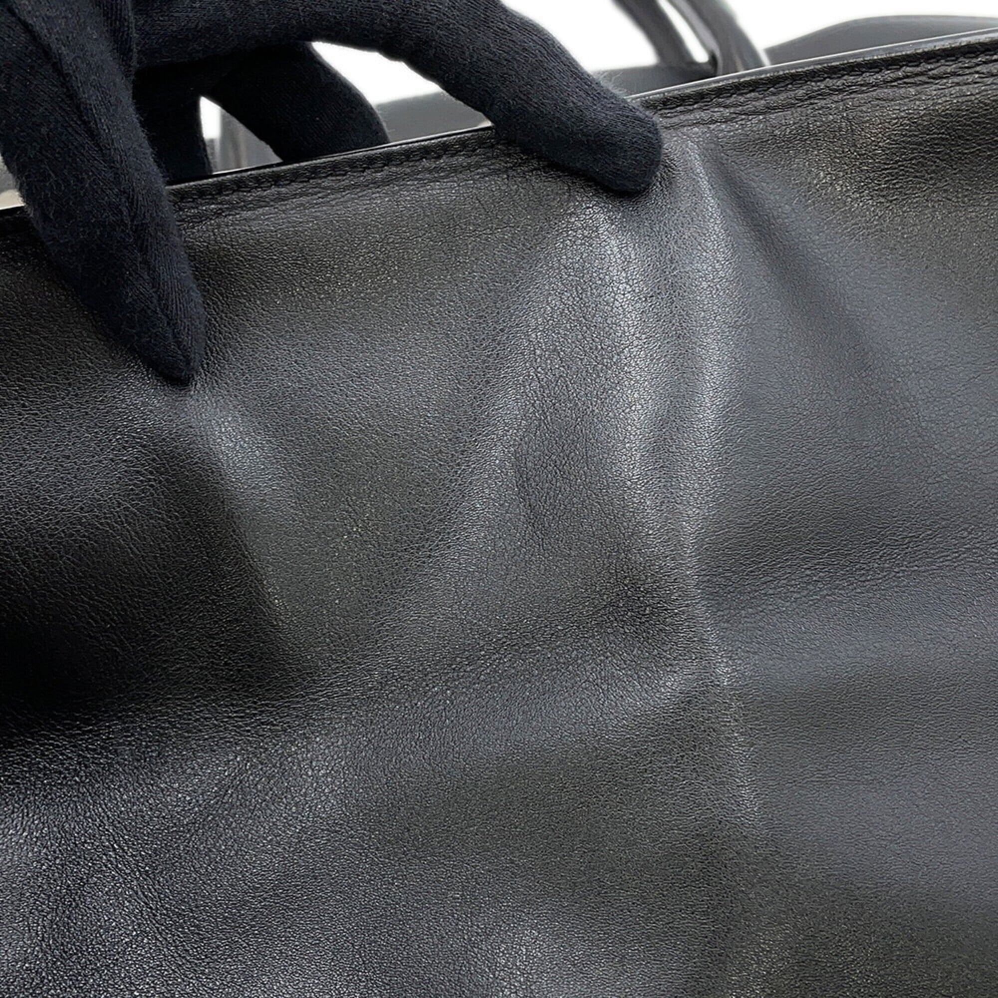 Yves Saint Laurent Black Leather Handbag Tote Bag (Pre-Owned)