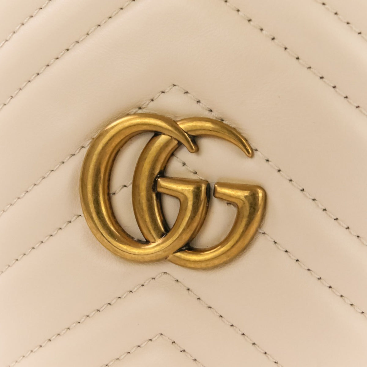 Gucci Gg Marmont Ivory Leather Shoulder Bag (Pre-Owned)