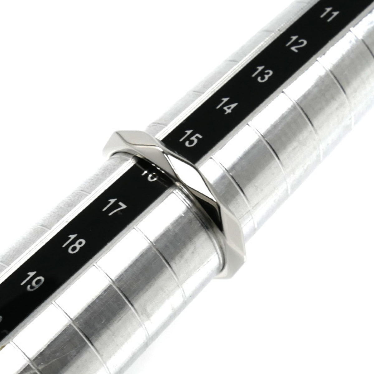 Boucheron Platinum 950 Band Ring (Pre-Owned)