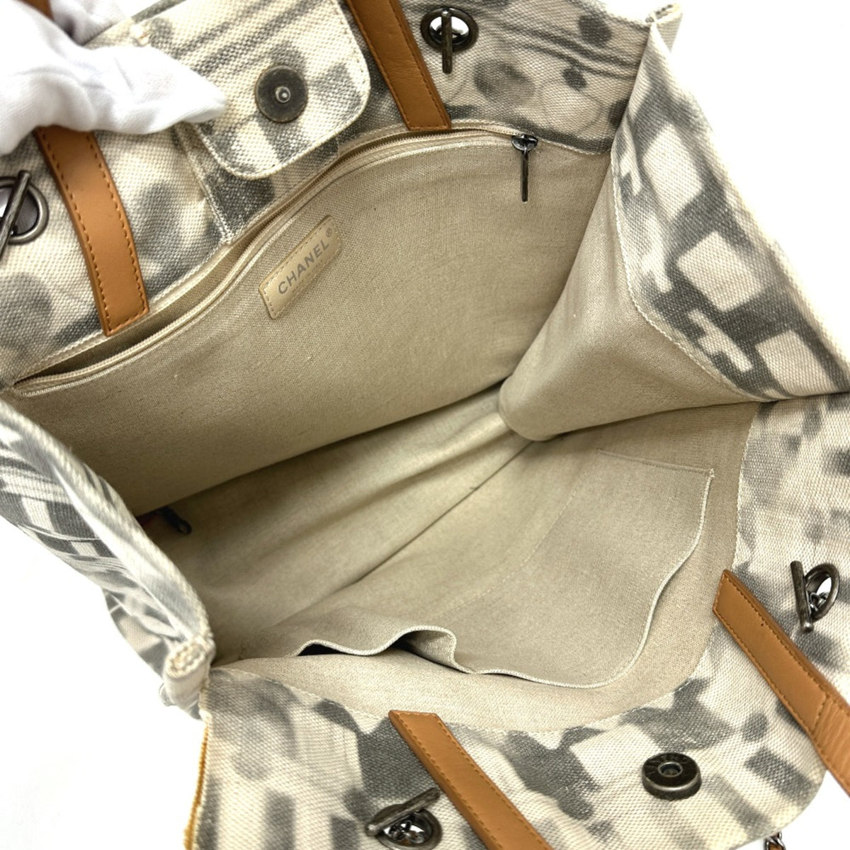 Chanel Beige Other Shoulder Bag (Pre-Owned)