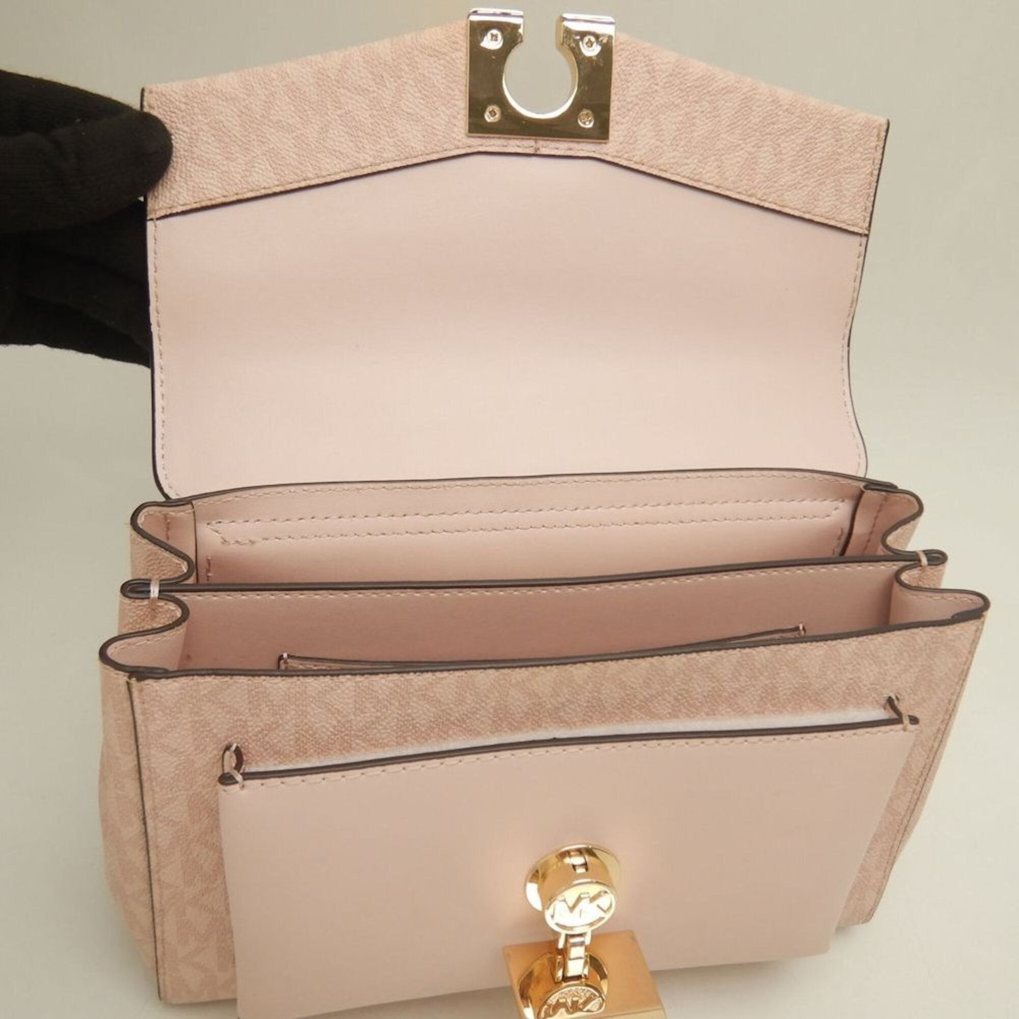 Michael Kors Pink Coated Canvas Shoulder Bag (Pre-Owned)