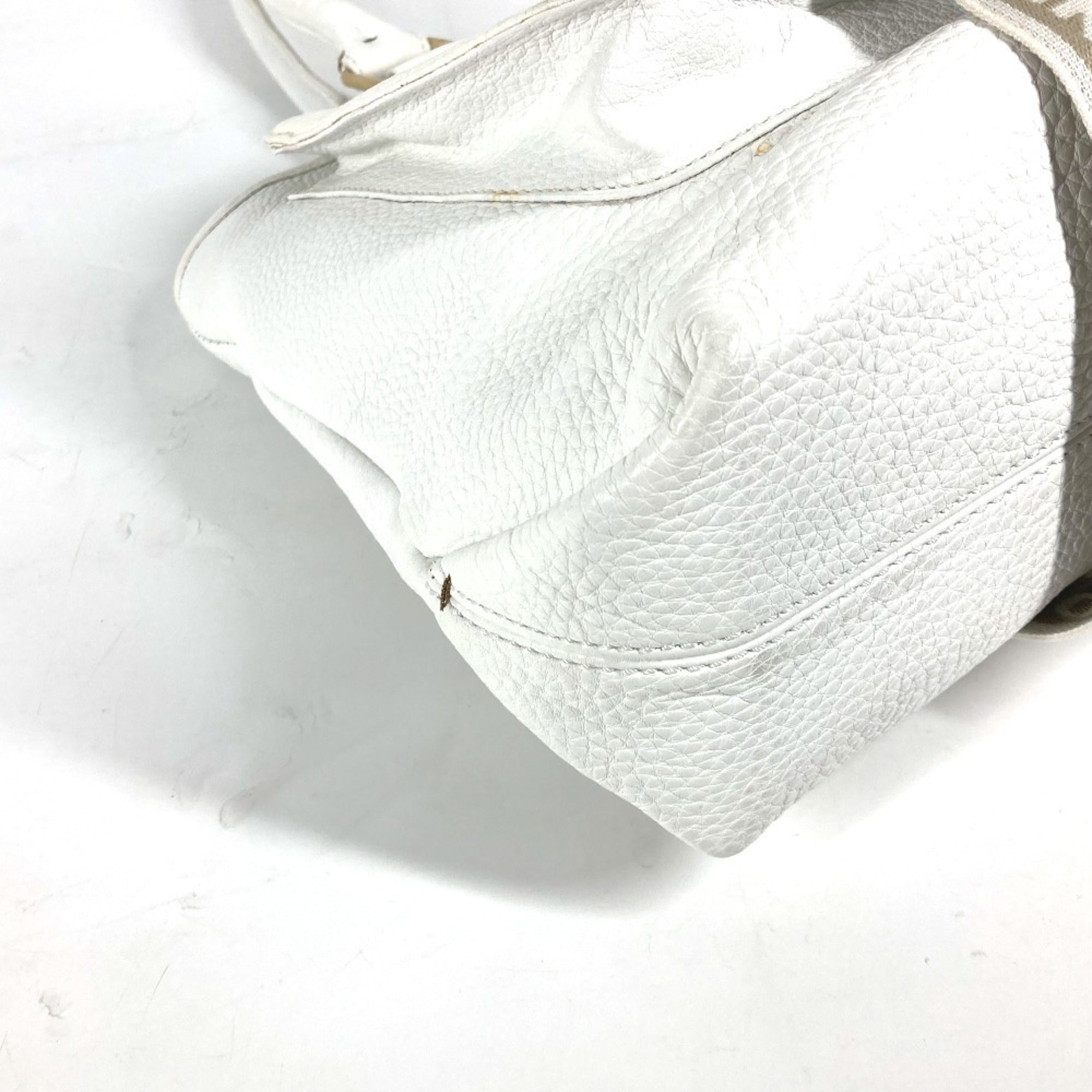 Fendi White Leather Shoulder Bag Tote Bag (Pre-Owned)