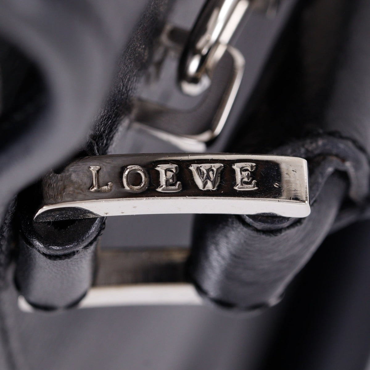 Loewe Amazona Black Leather Handbag (Pre-Owned)