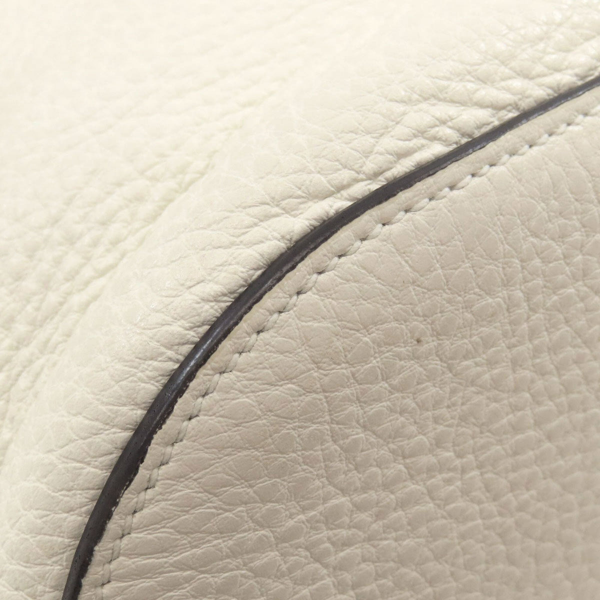 Prada White Leather Shoulder Bag (Pre-Owned)
