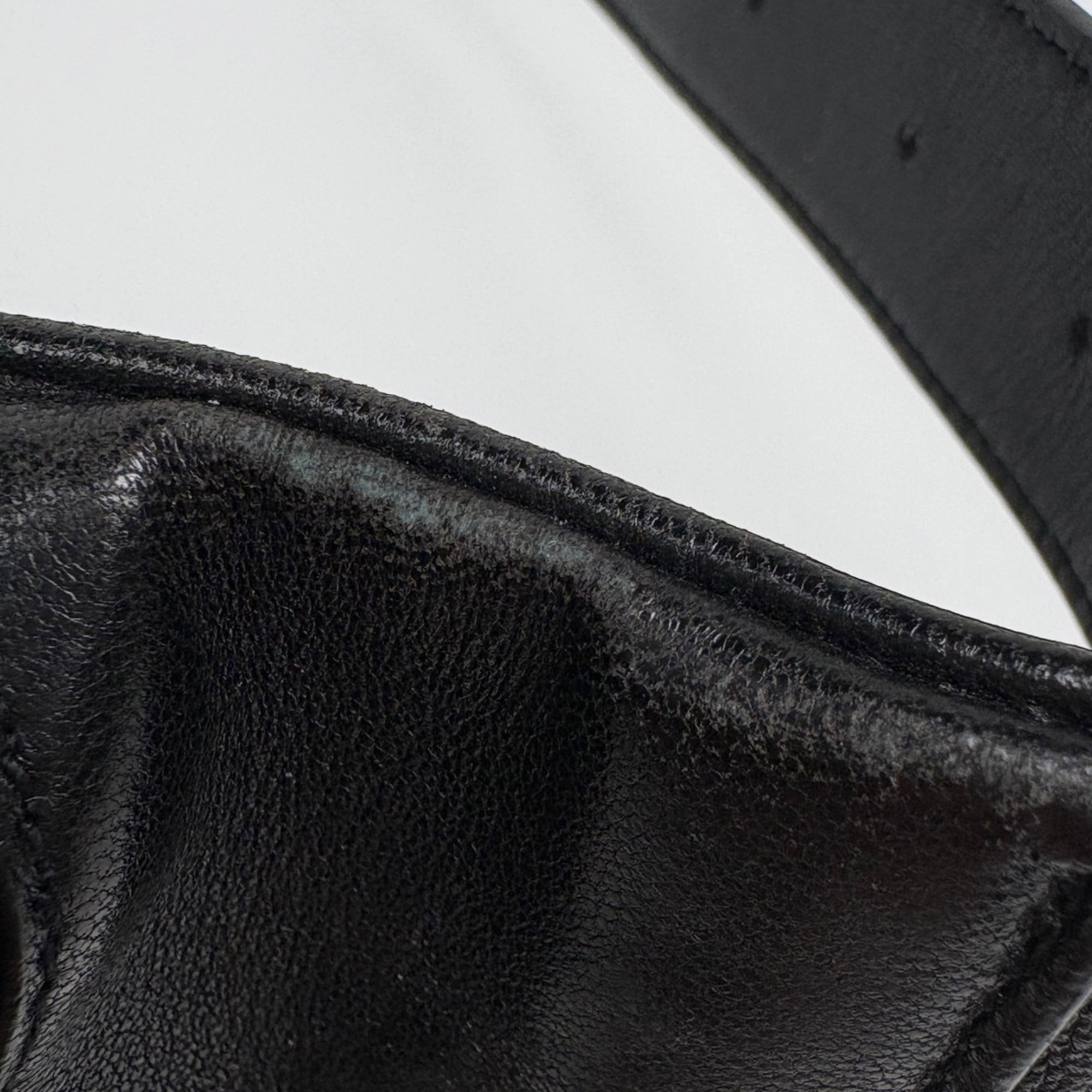 Saint Laurent Black Leather Sling Bag (Pre-Owned)