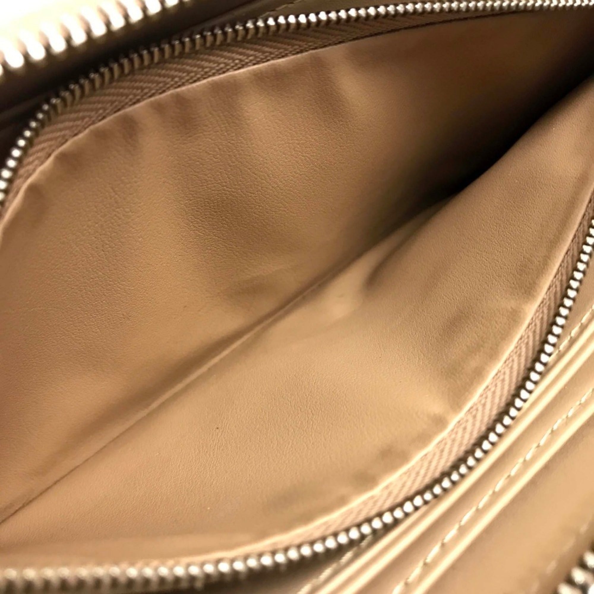Louis Vuitton Beige Leather Long Wallet (Bi-Fold) (Pre-Owned)