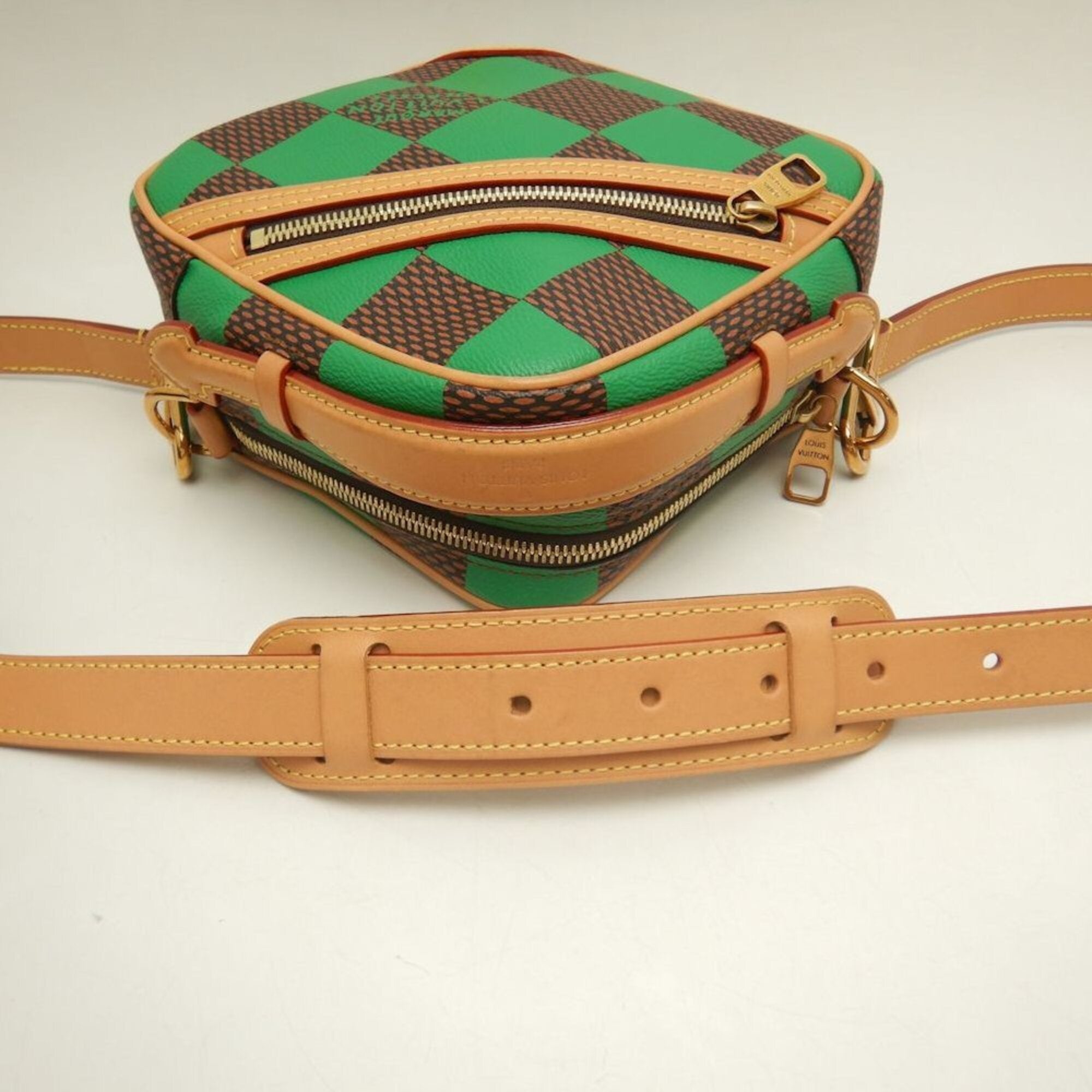 Louis Vuitton Vert Coated Canvas Shoulder Bag (Pre-Owned)