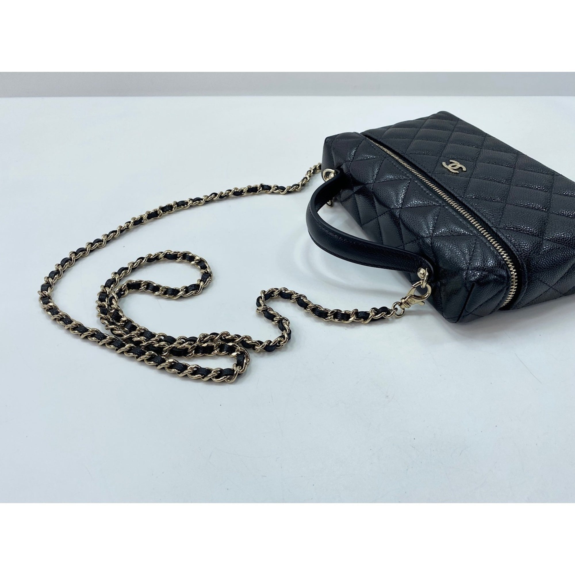 Chanel Matelasse Black Shoulder Bag (Pre-Owned)