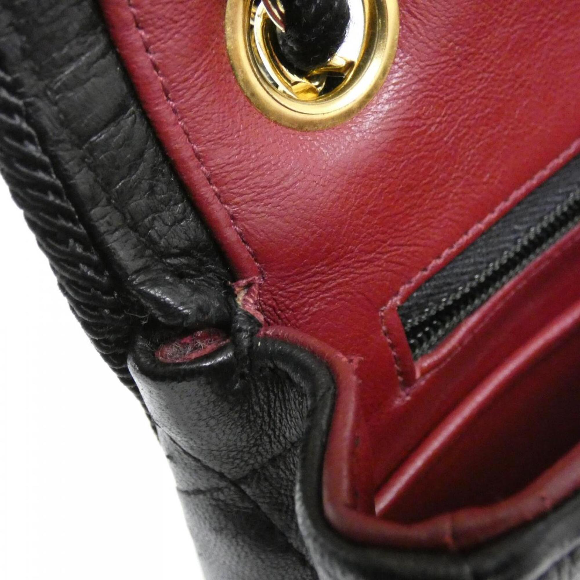 Chanel Black Leather Shoulder Bag (Pre-Owned)
