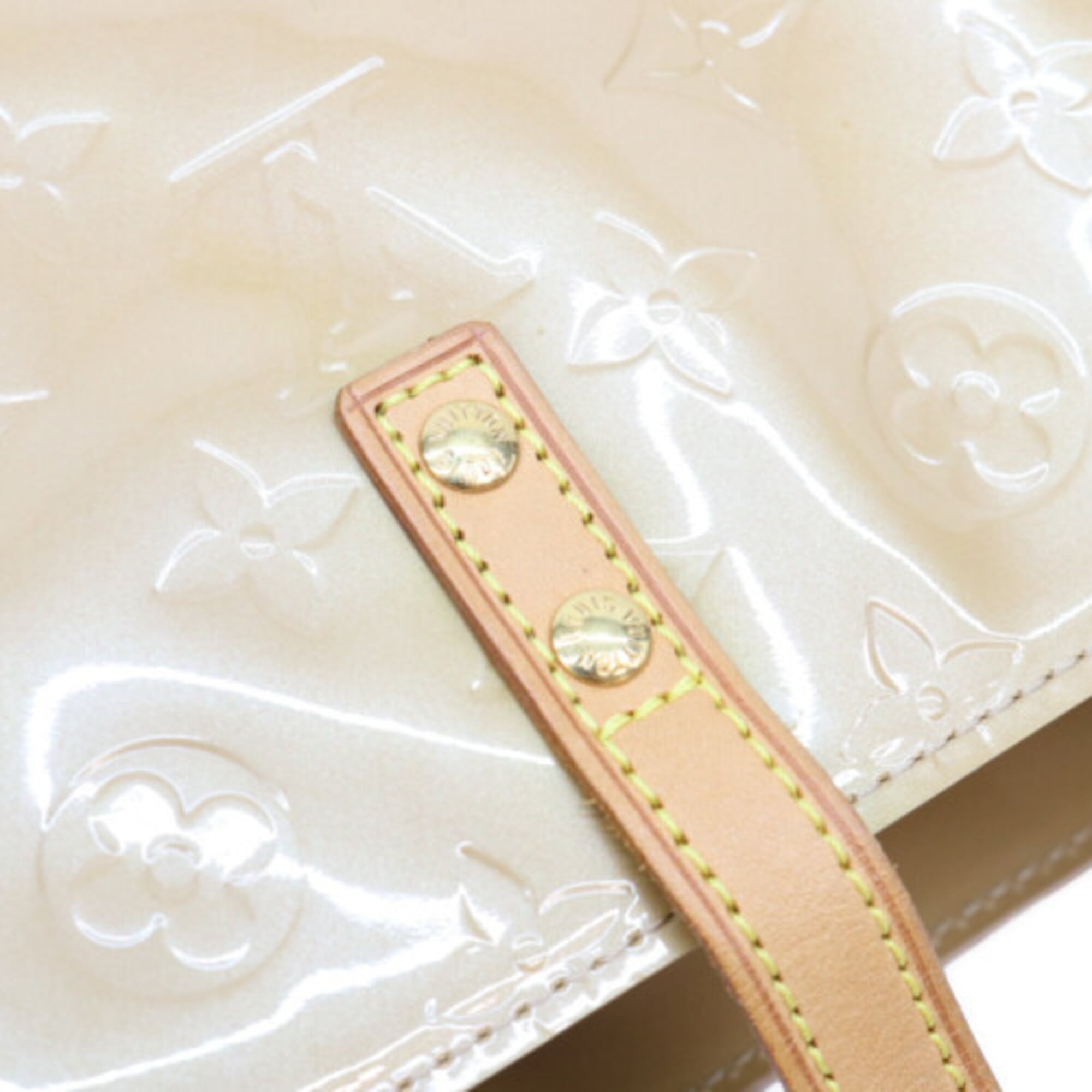 Louis Vuitton Beige Vernis Handbag (Pre-Owned)