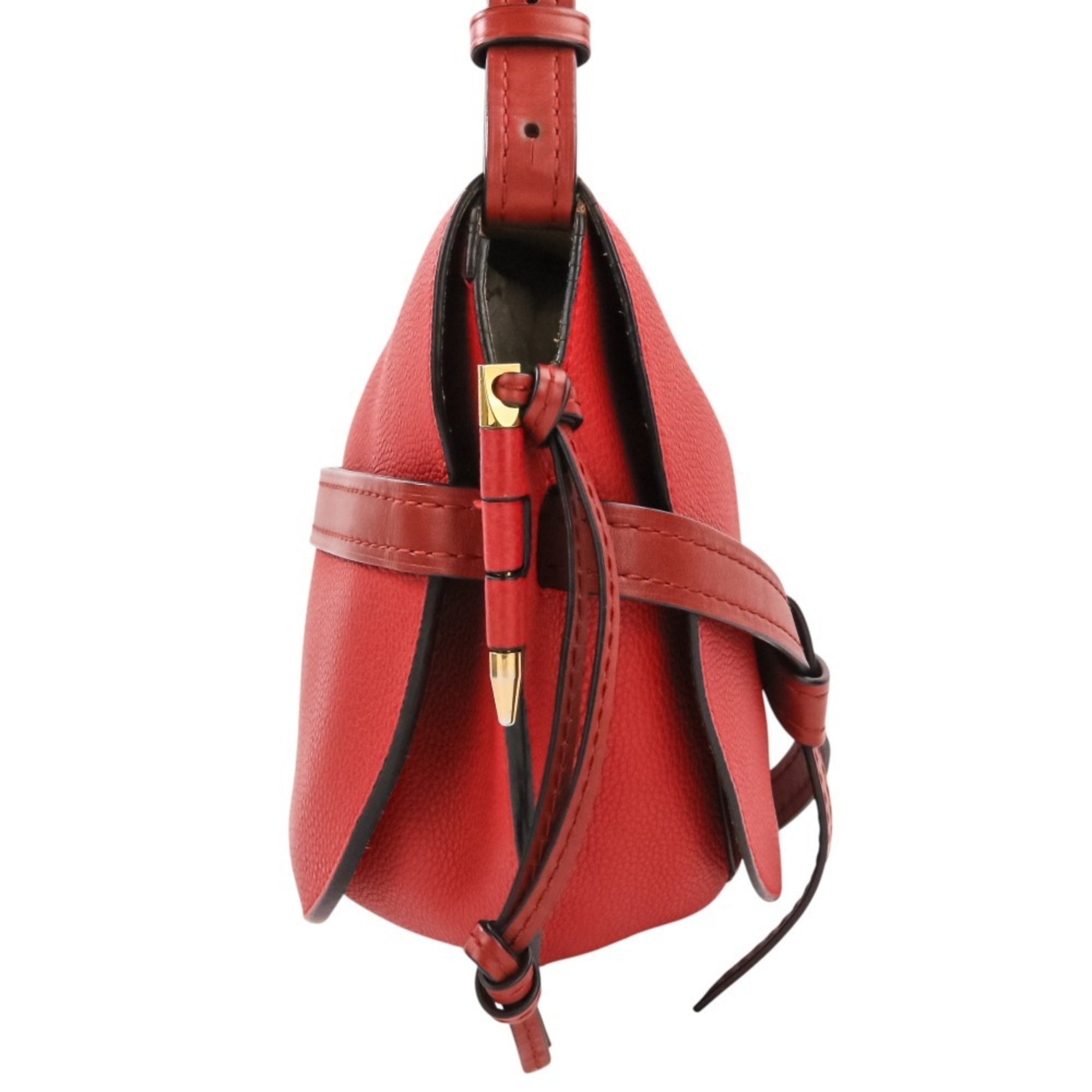 Loewe Red Color Leather Shoulder Bag (Pre-Owned)