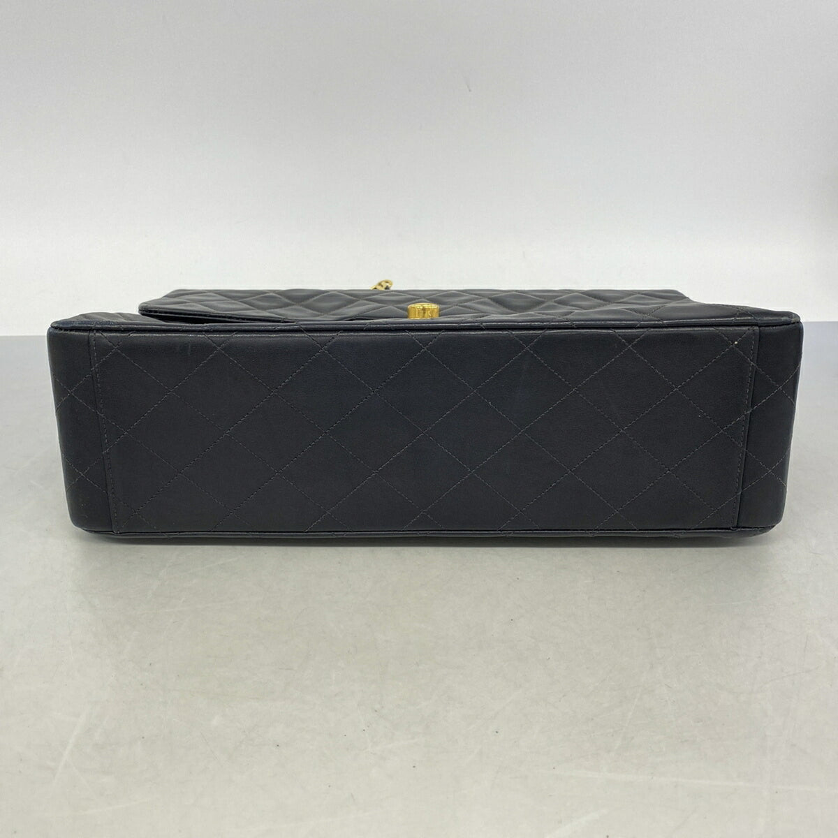 Chanel Black Leather Shoulder Bag (Pre-Owned)