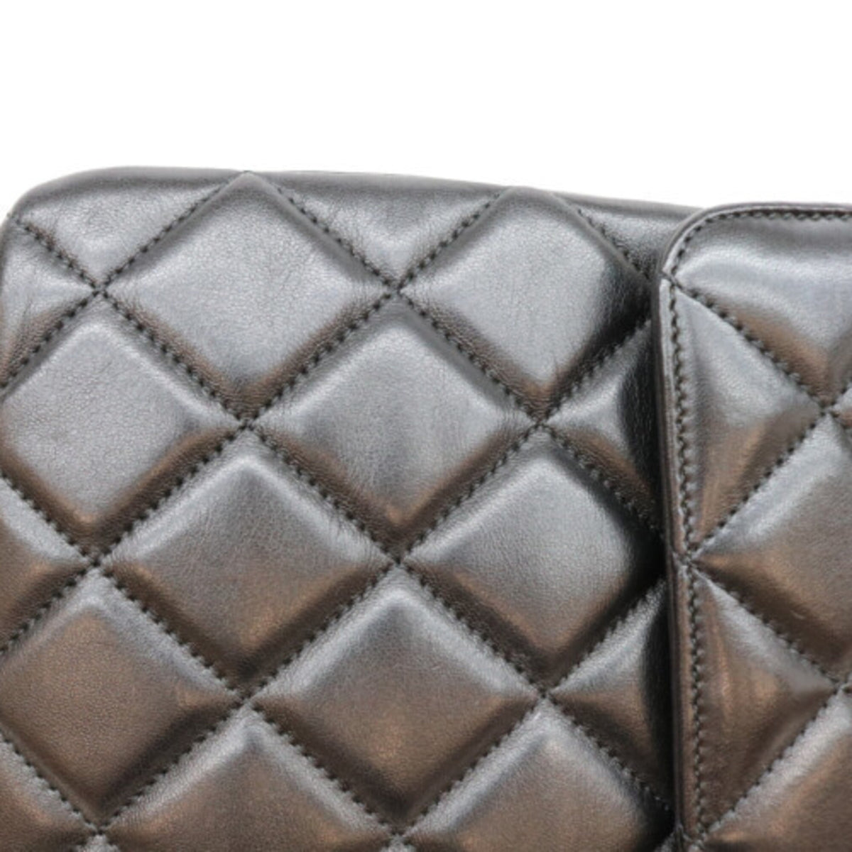Chanel Black Leather Shoulder Bag (Pre-Owned)
