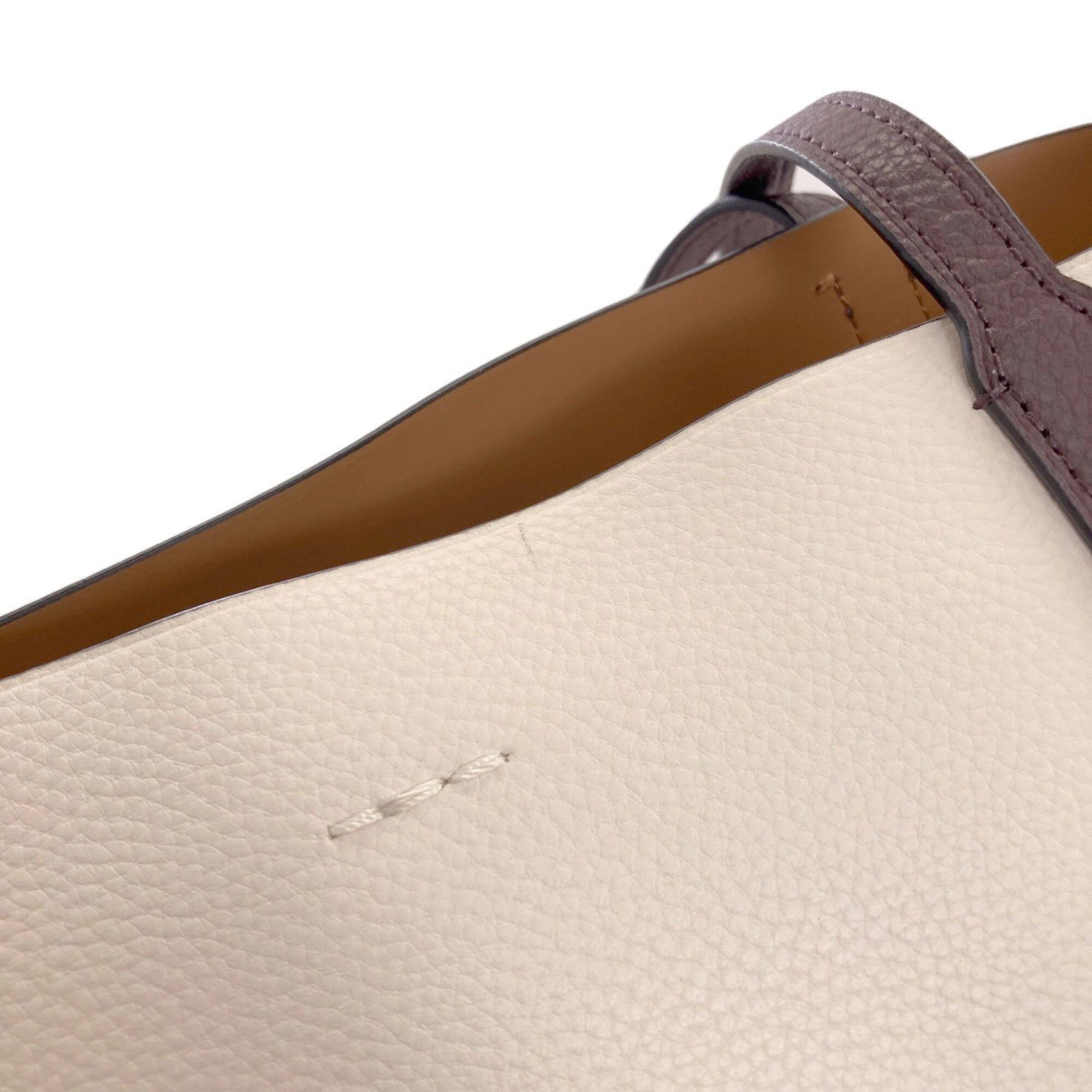 Coach White Leather Tote Bag (Pre-Owned)