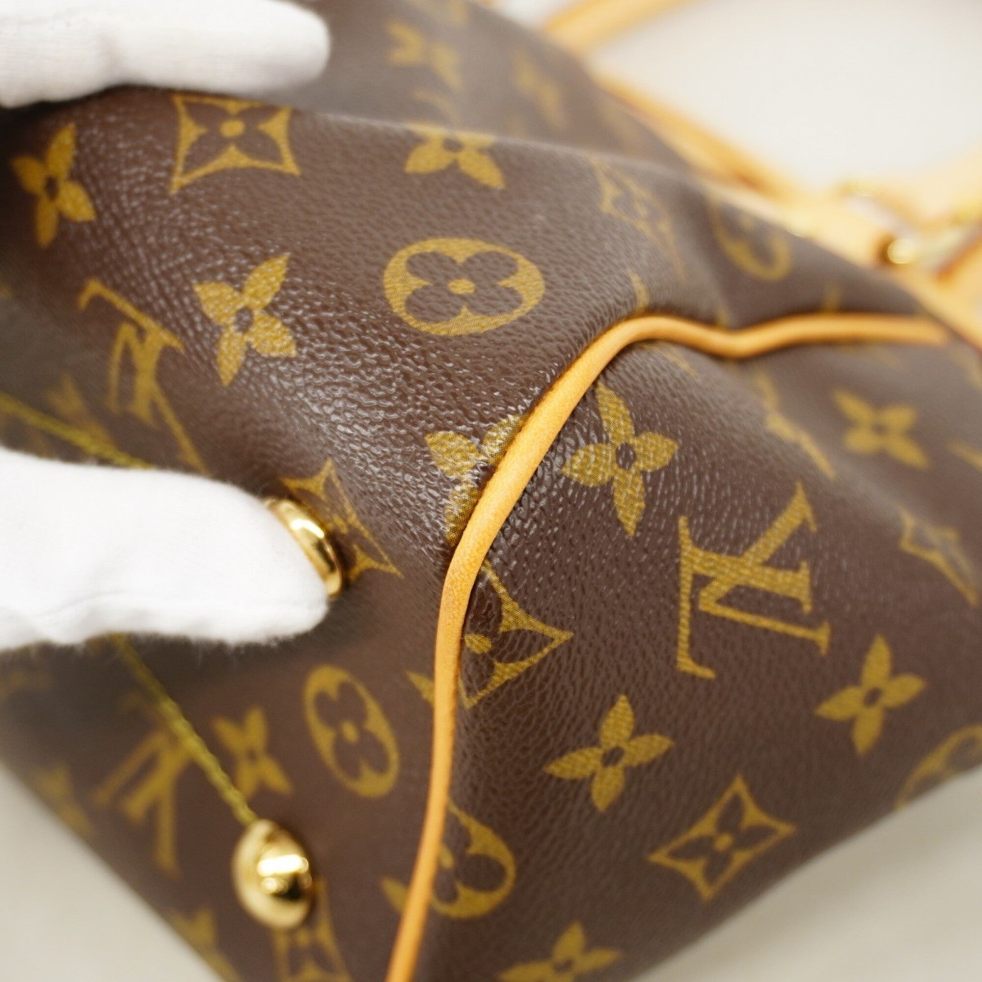 Louis Vuitton Brown Handbag (Pre-Owned)